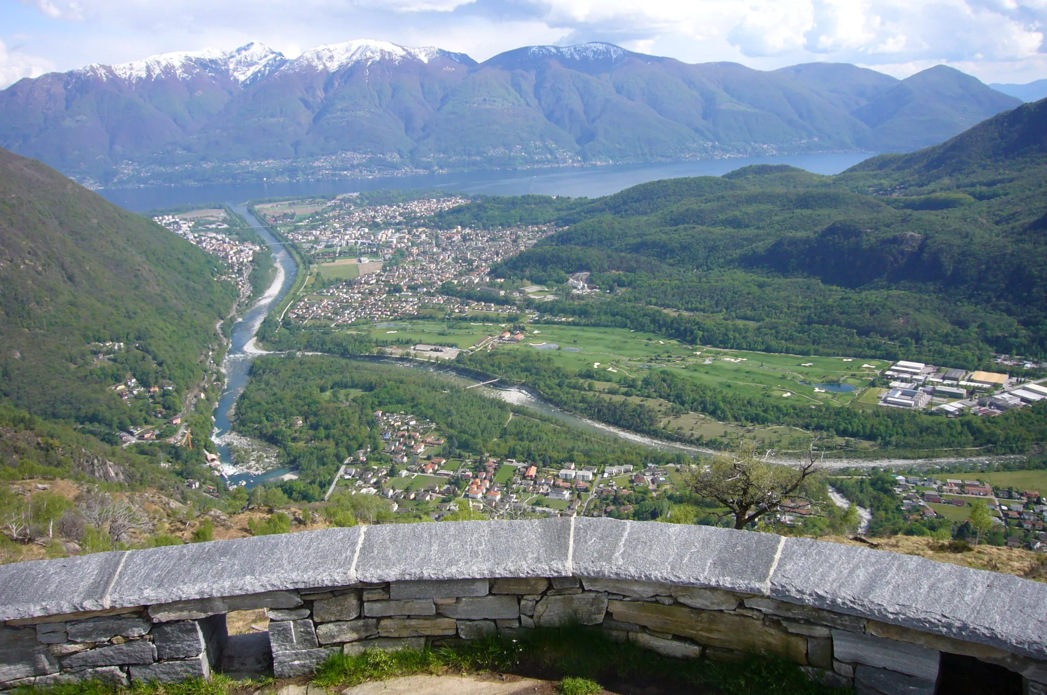 Photo showing: Colma e Delta della Maggia