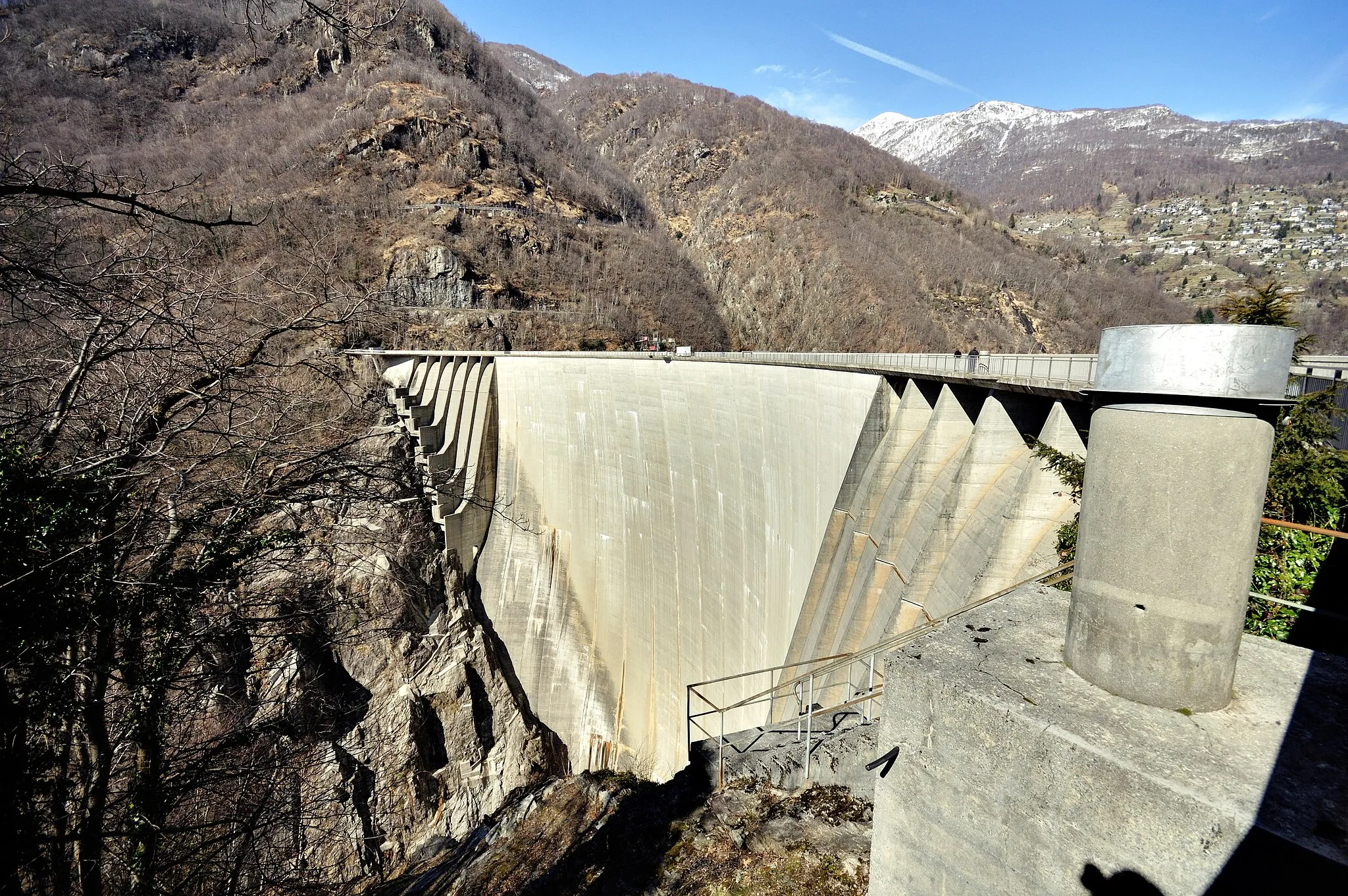 Photo showing: Valley Verzasca, Switzerland: Contra-Dam