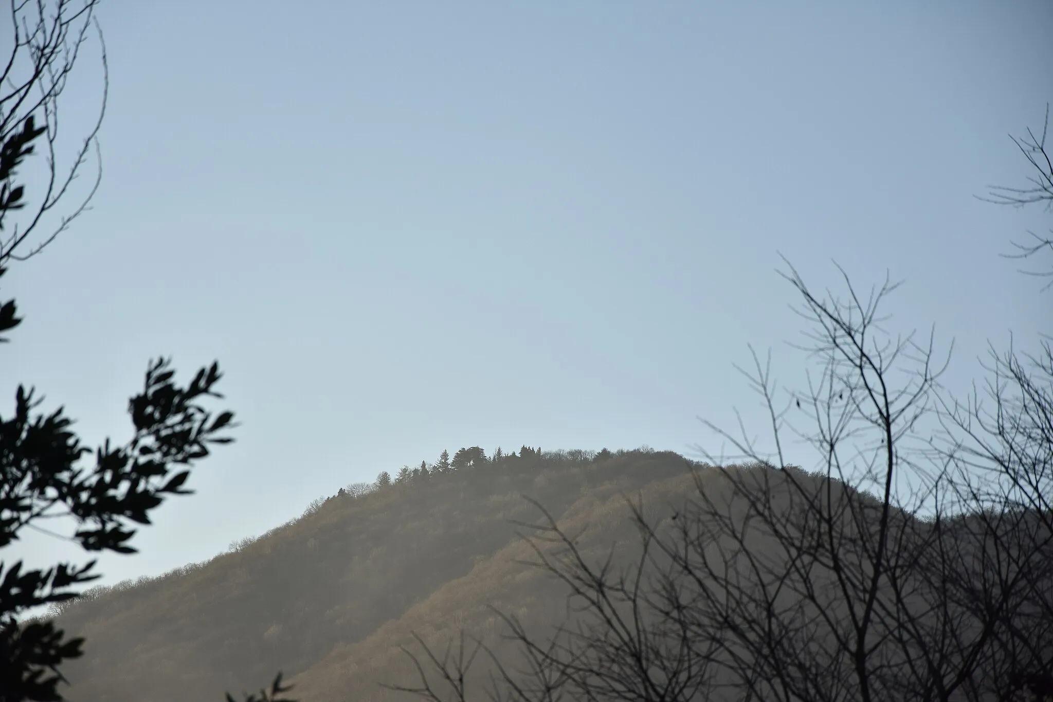 Photo showing: Il monte Monarco visto da Arcisate, in provincia di Varese.