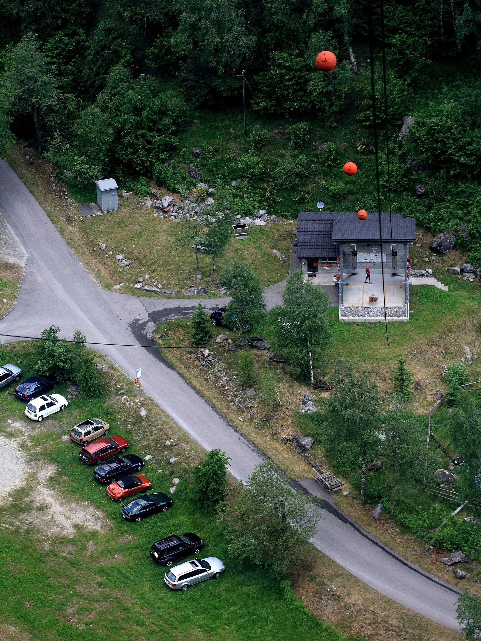 Photo showing: Base station of the Funivia Zott - Alpe Salei, near Vergeletto (Onsernone) in Ticino, Switzerland