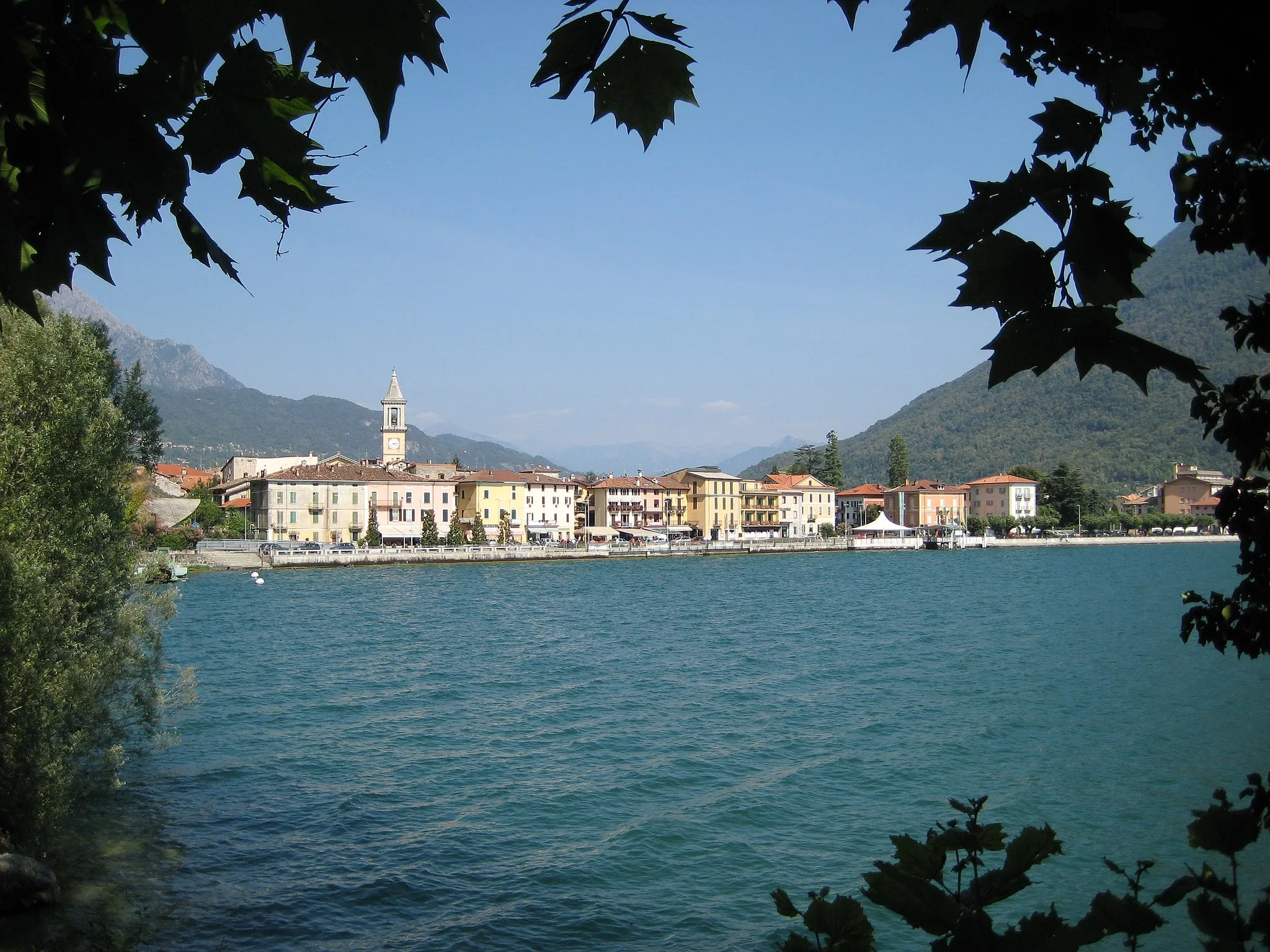 Photo showing: Porlezza, Lake Lugano