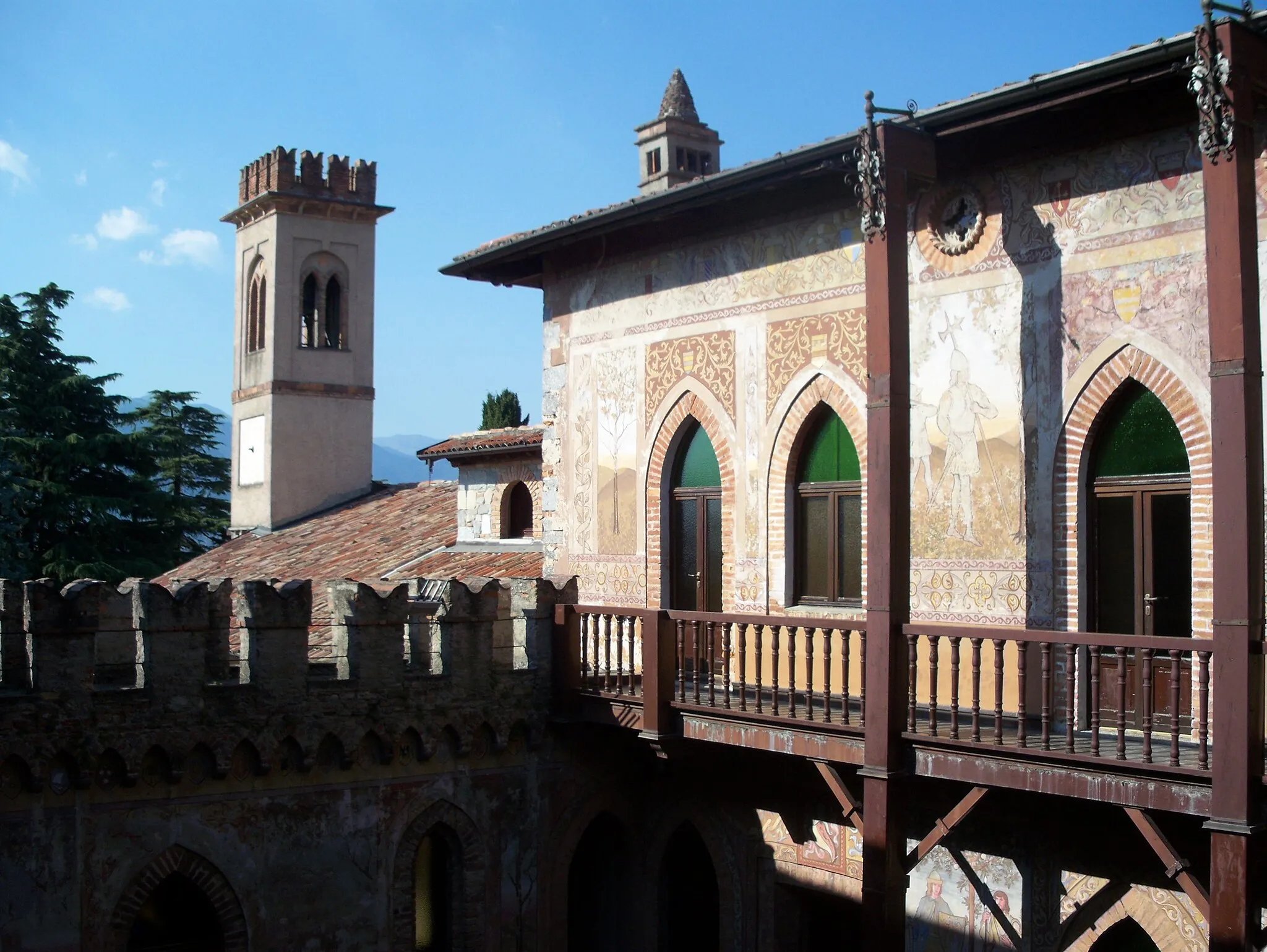 Photo showing: Monguzzo Castle