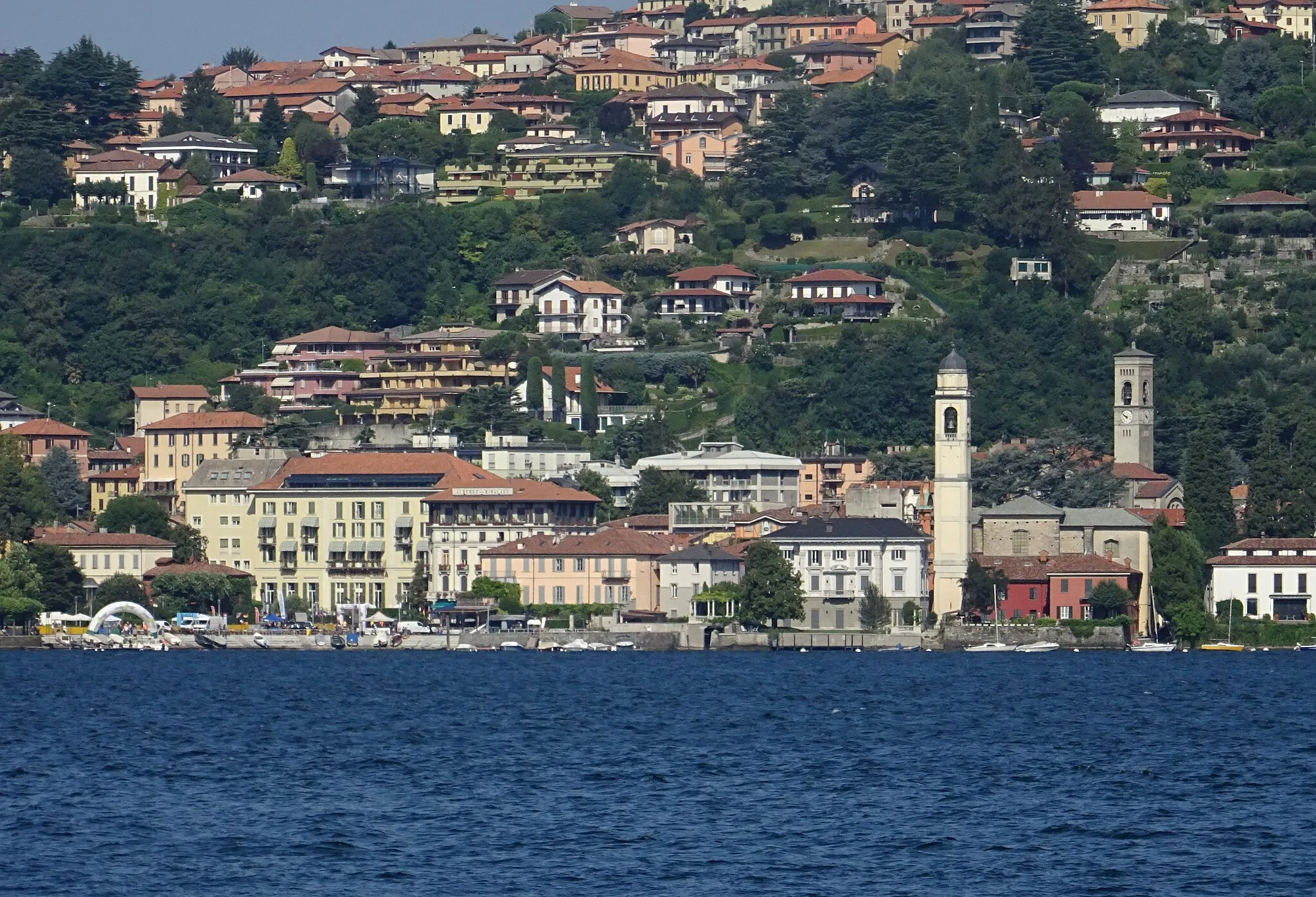 Photo showing: Cernobbio, fotografato dal lago