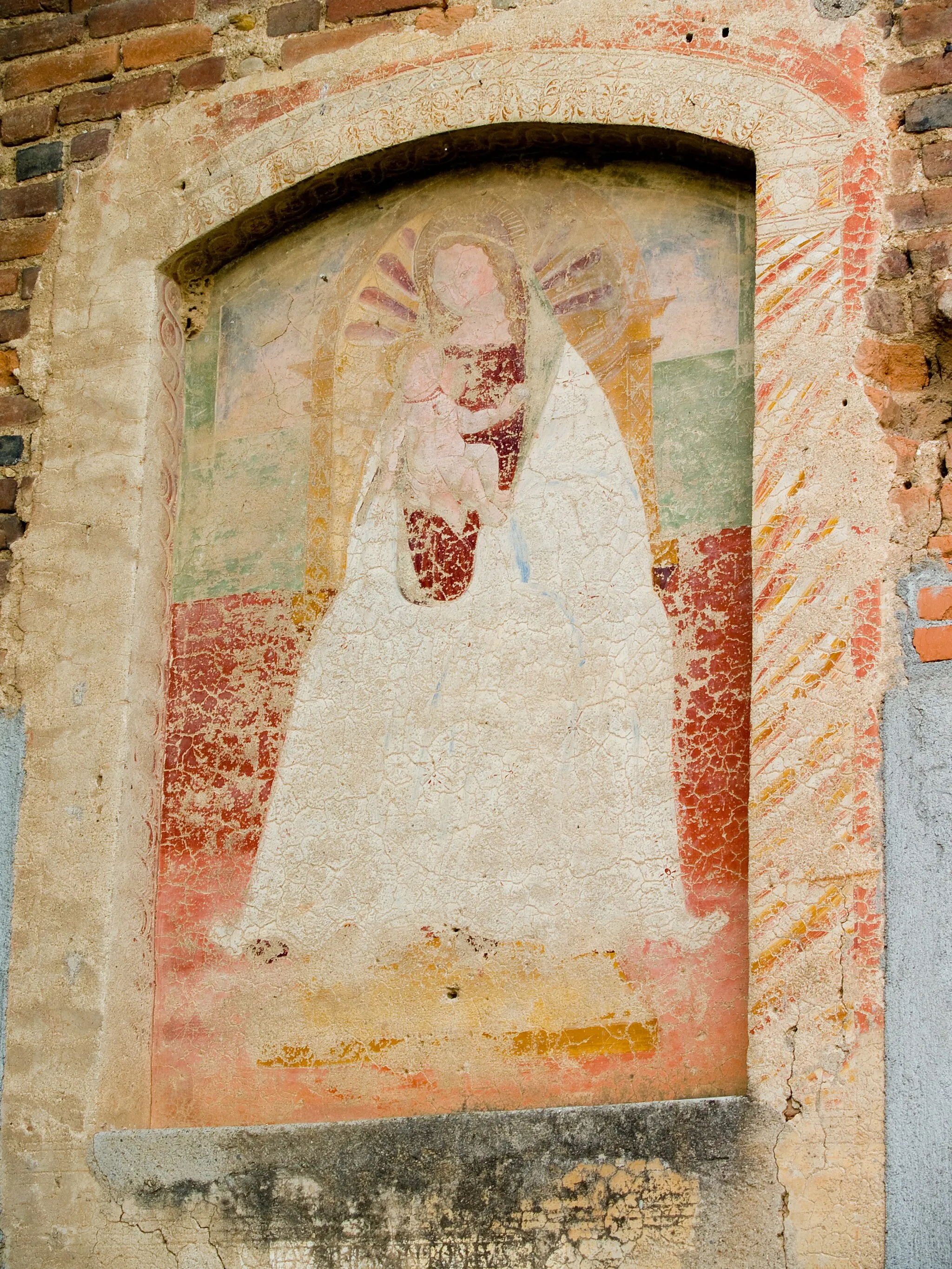 Photo showing: Fresco on the front of casale Cassinazza at Binago (Province of Como), Italy