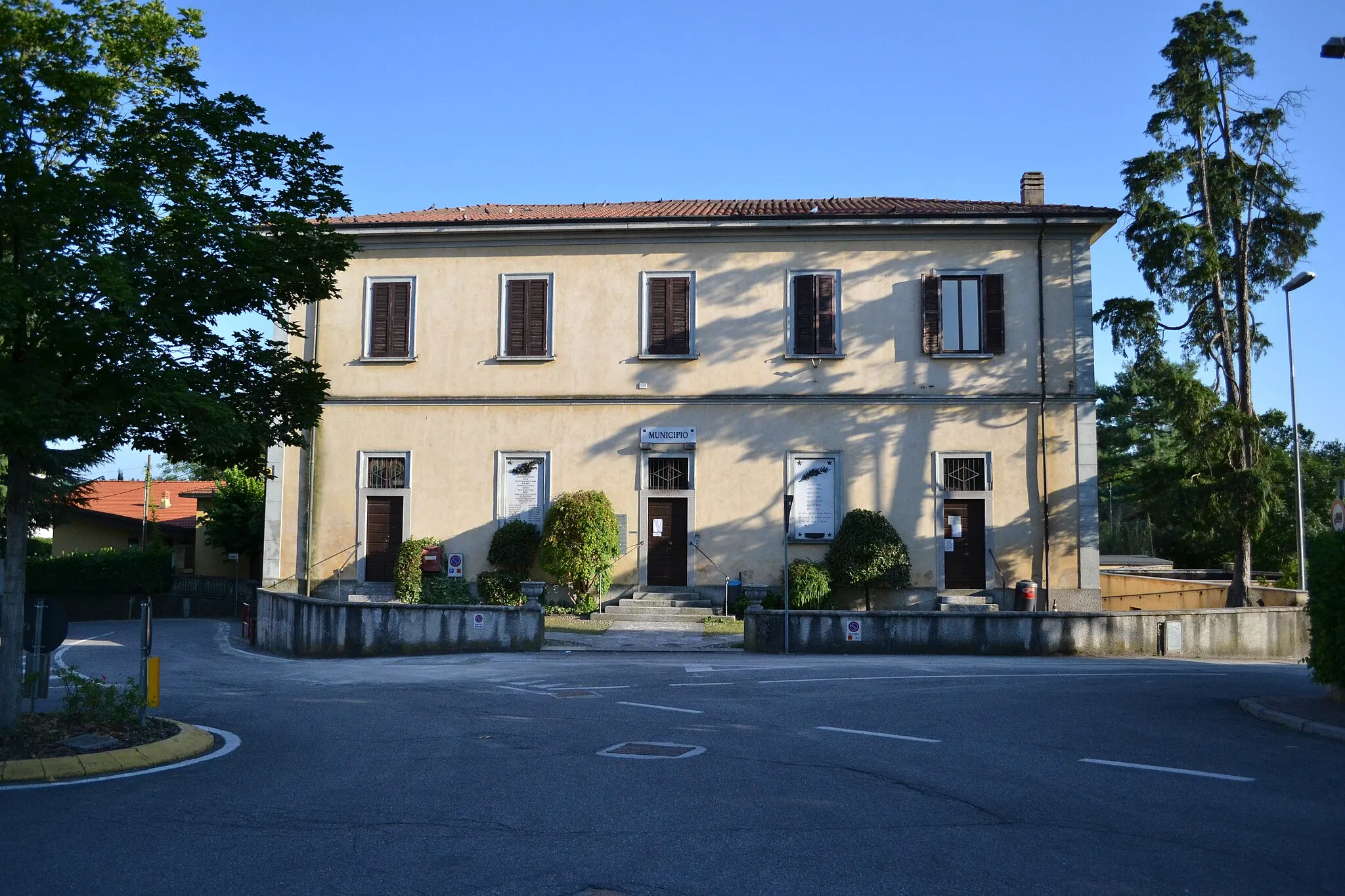 Photo showing: Il municipio di Cazzago Brabbia, in provincia di Varese.