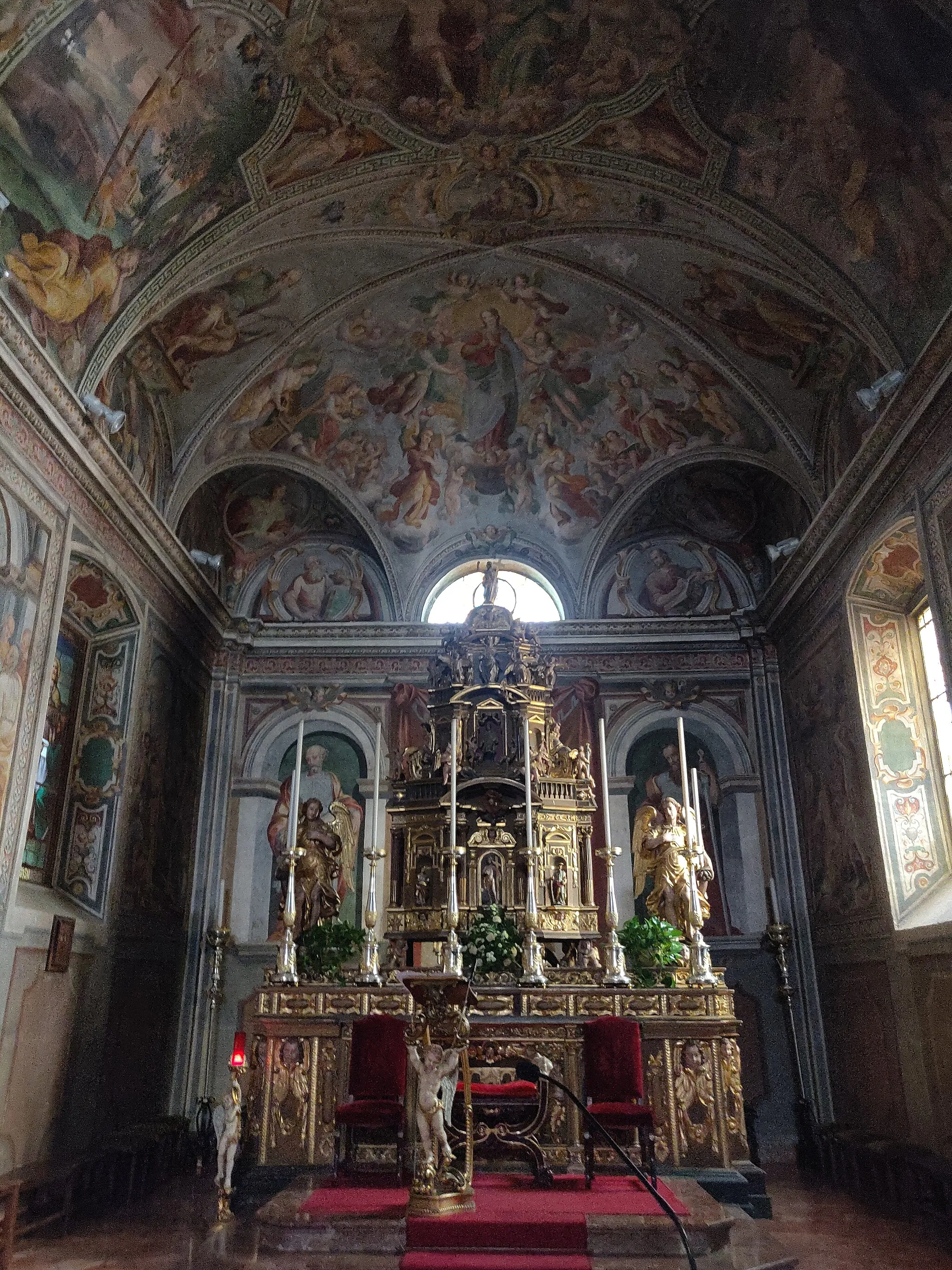 Photo showing: Abside della chiesa dell'Invenzione di Santo Stefano Protomartire (chiesa a Mombello)