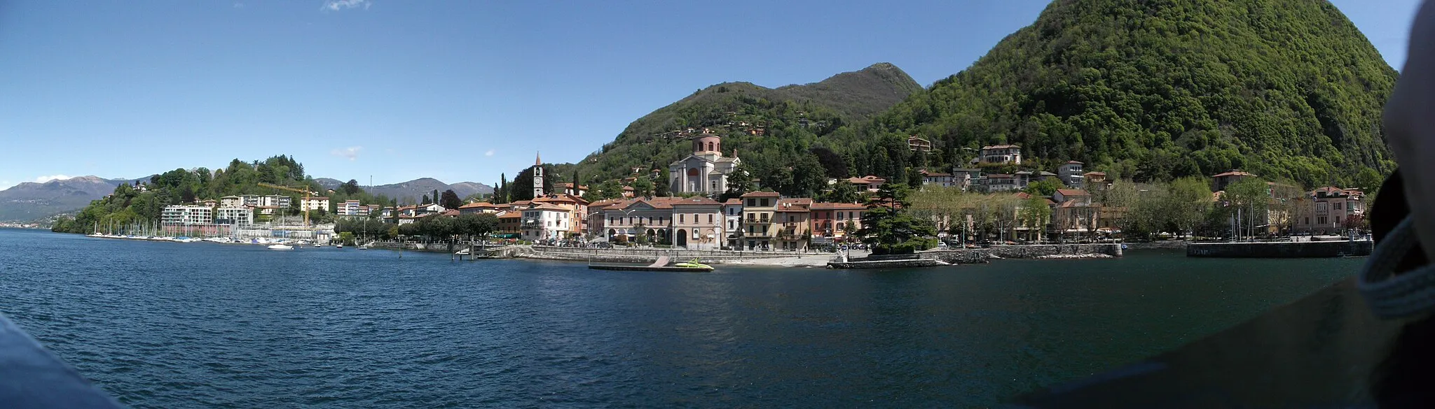 Photo showing: View of Laveno-Mombello from ship Ticino on Lake Maggiore