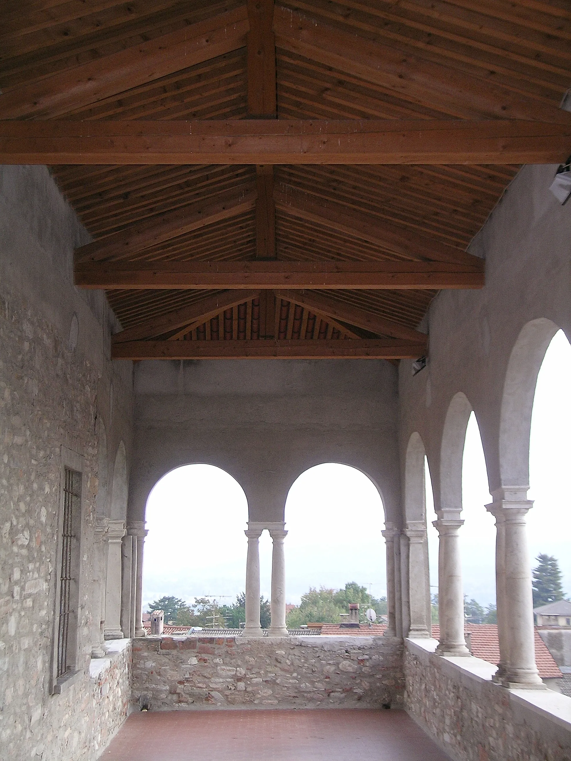Photo showing: Clivio The "Royal Palace" upper porch