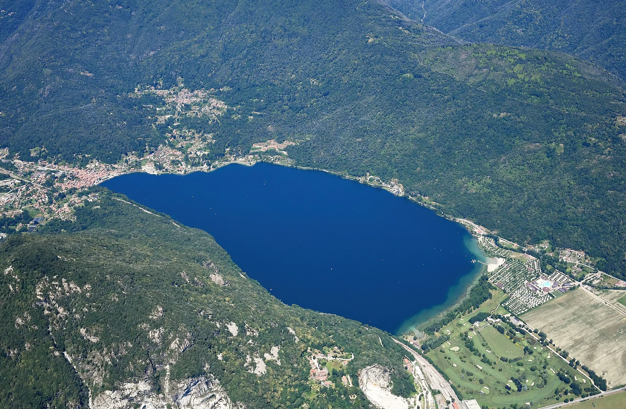 Photo showing: Aerial image of Lago di Mergozzo (view from the south)