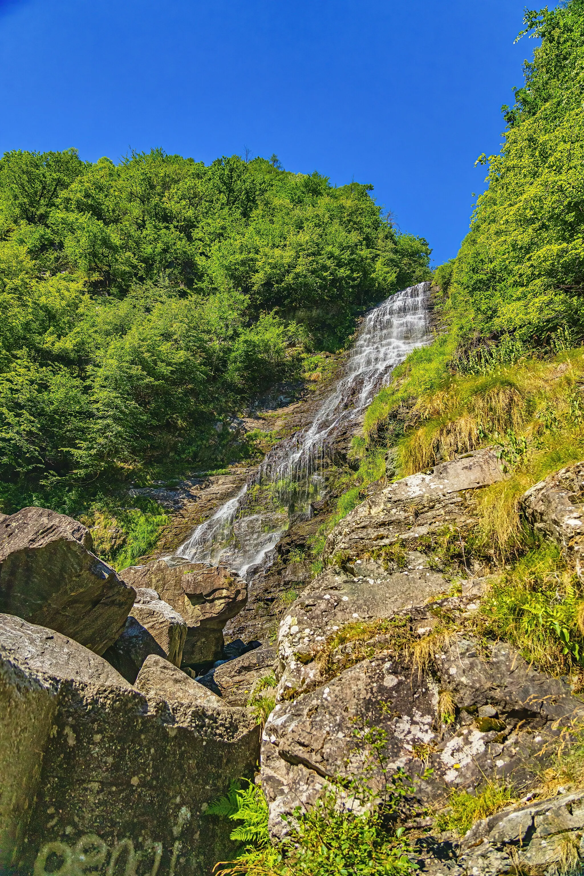 Photo showing: Cascata del Boschetto - Valle Maggia (Maggiatal) - Cevio (TI)
Höhe: 47 m