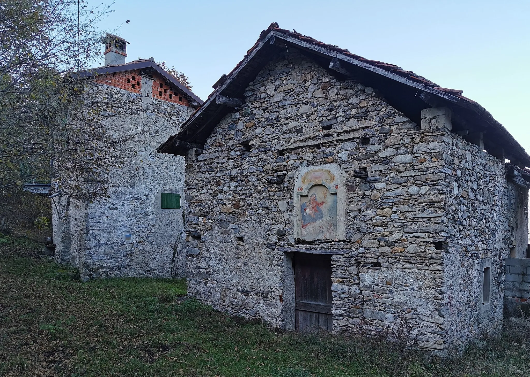 Photo showing: Edificio con affresco, presso il Valico di Sant'Antonio