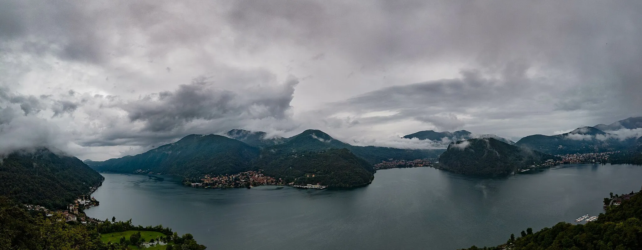 Photo showing: , also known as the terrace of Hermann Hesse. Hermann Hesse lived in Montagnola, a few kilometers from this scenic spot that he regularly visited. A place for meditation especially in the winter season.