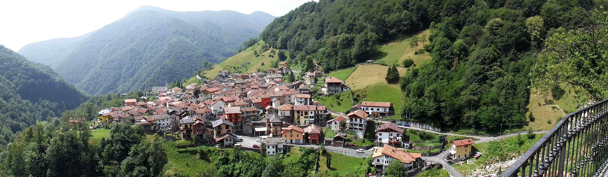 Photo showing: Luzzogno (Valstrona, VB, Italy): panorama from Madonna della Colletta