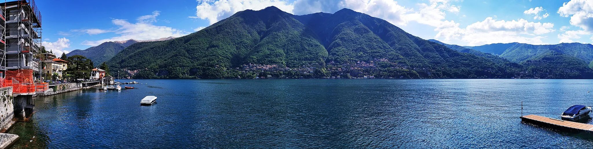 Photo showing: Panorama sul Lago di Como dal Belvedere Giancarlo Venelli, sul lungolago di Laglio