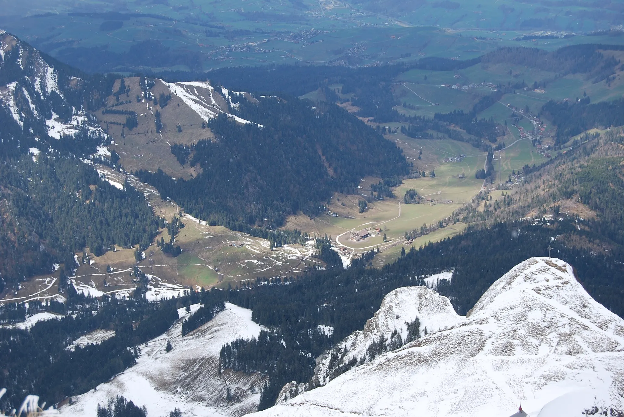 Photo showing: View from Pilatus to Eigenthal and Schwarzenberg, canton of Luzern, Switzerland.