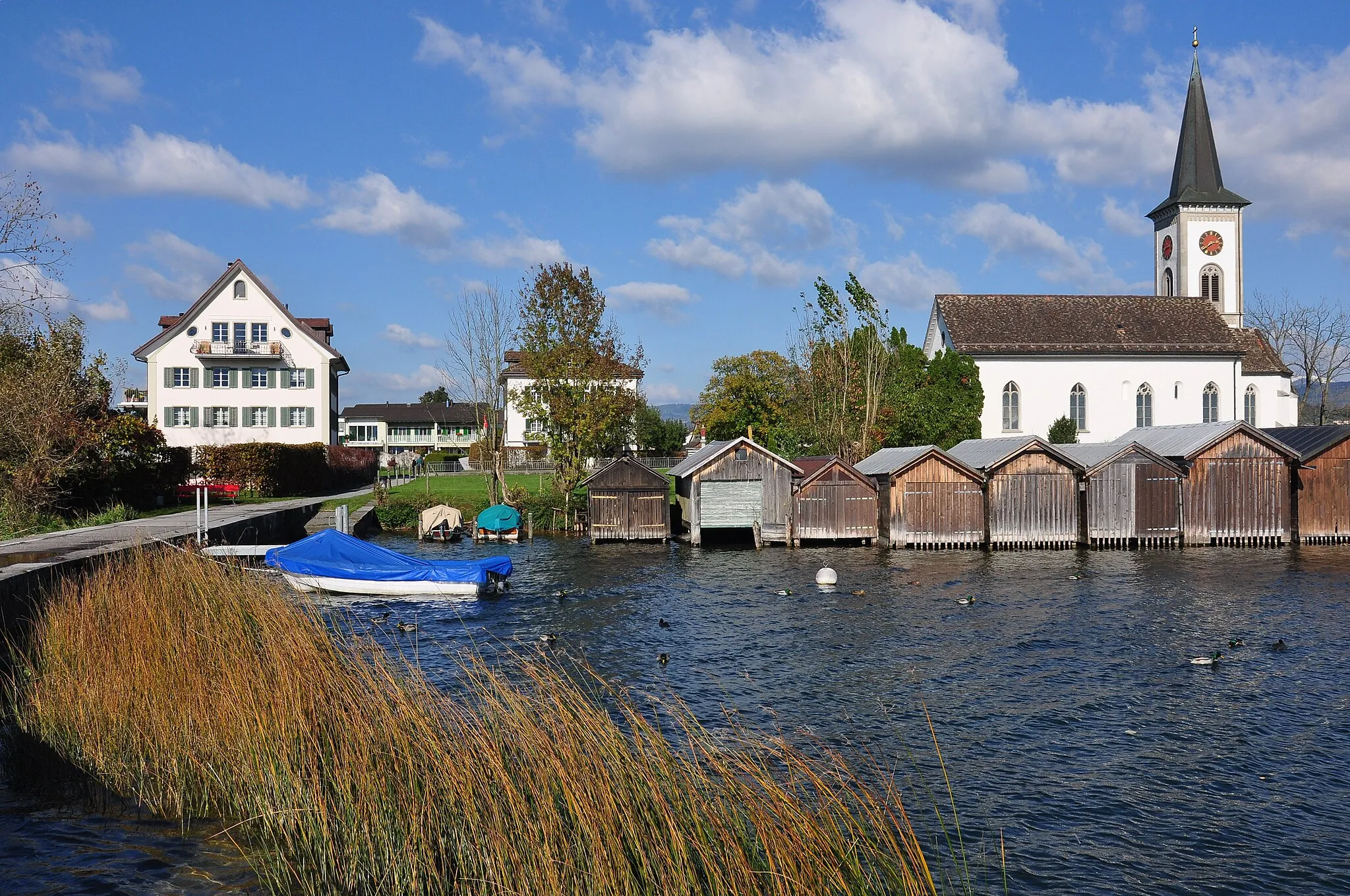 Photo showing: Busskirch in Jona (Switzerland) on Obersee (upper Lake Zürich) shore