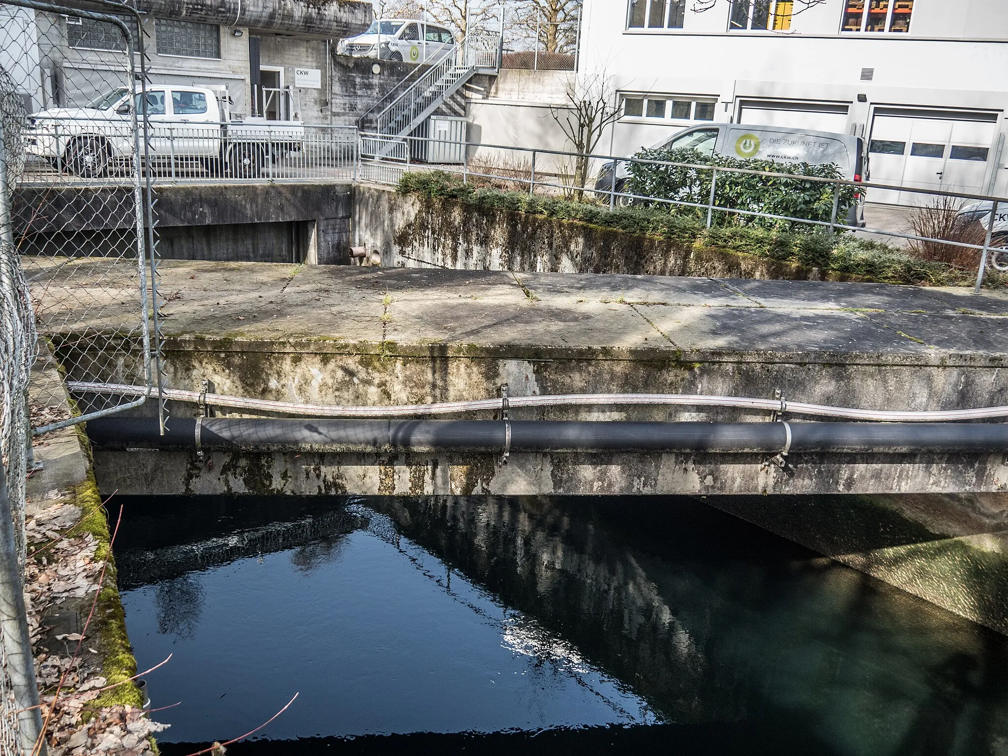 Photo showing: Powerplant Rathausen Pipeline Bridge on the Reuss River Canal, Emmen – Ebikon, Canton Lucerne, Switzerland