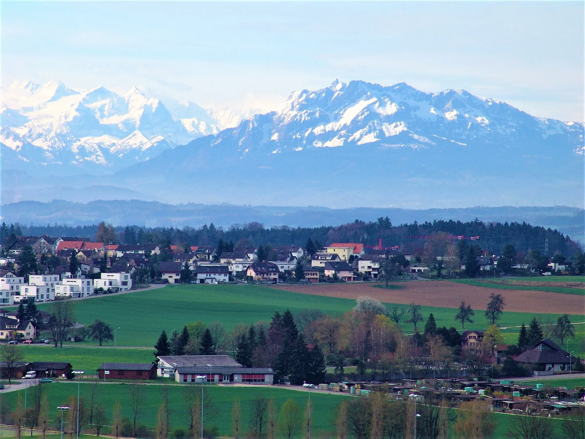 Photo showing: Die Gemeinde Affoltern am Albis vor der Bergkette