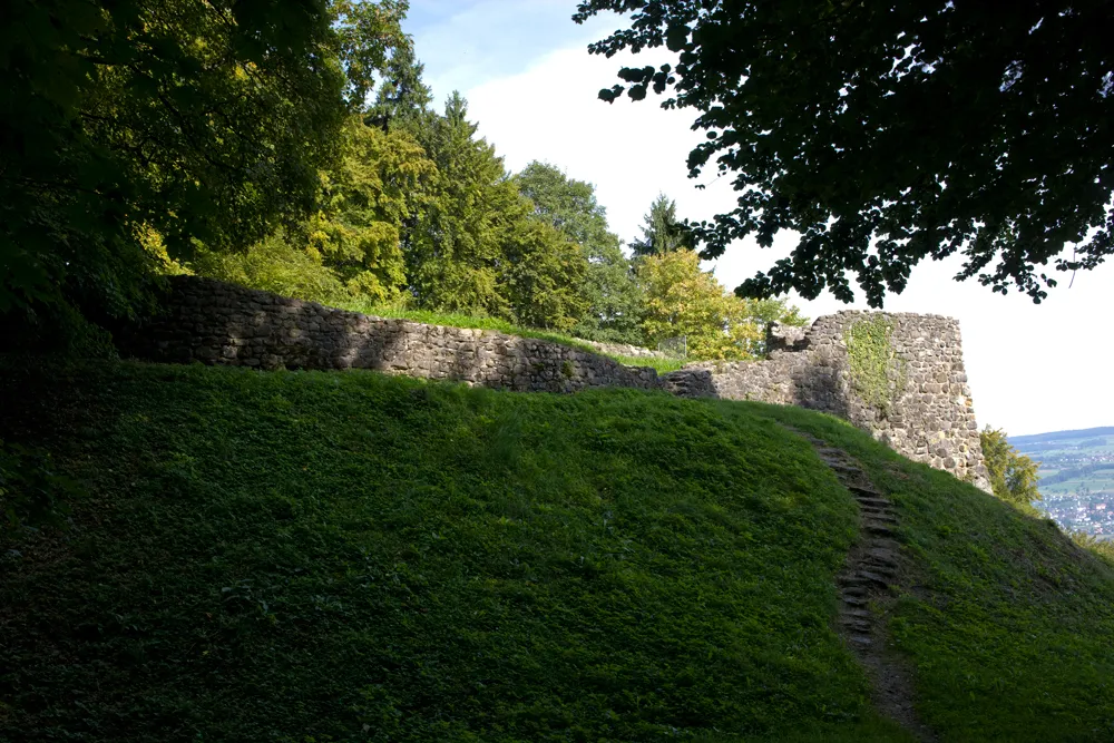 Photo showing: Ruine Oberrinach bei Herlisberg, Römerswil Luzerner Seetal