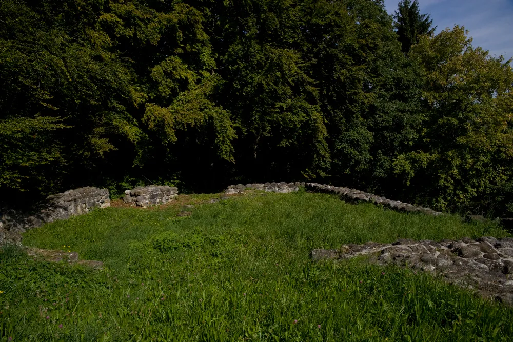 Photo showing: Ruine Oberrinach bei Herlisberg, Römerswil Luzerner Seetal