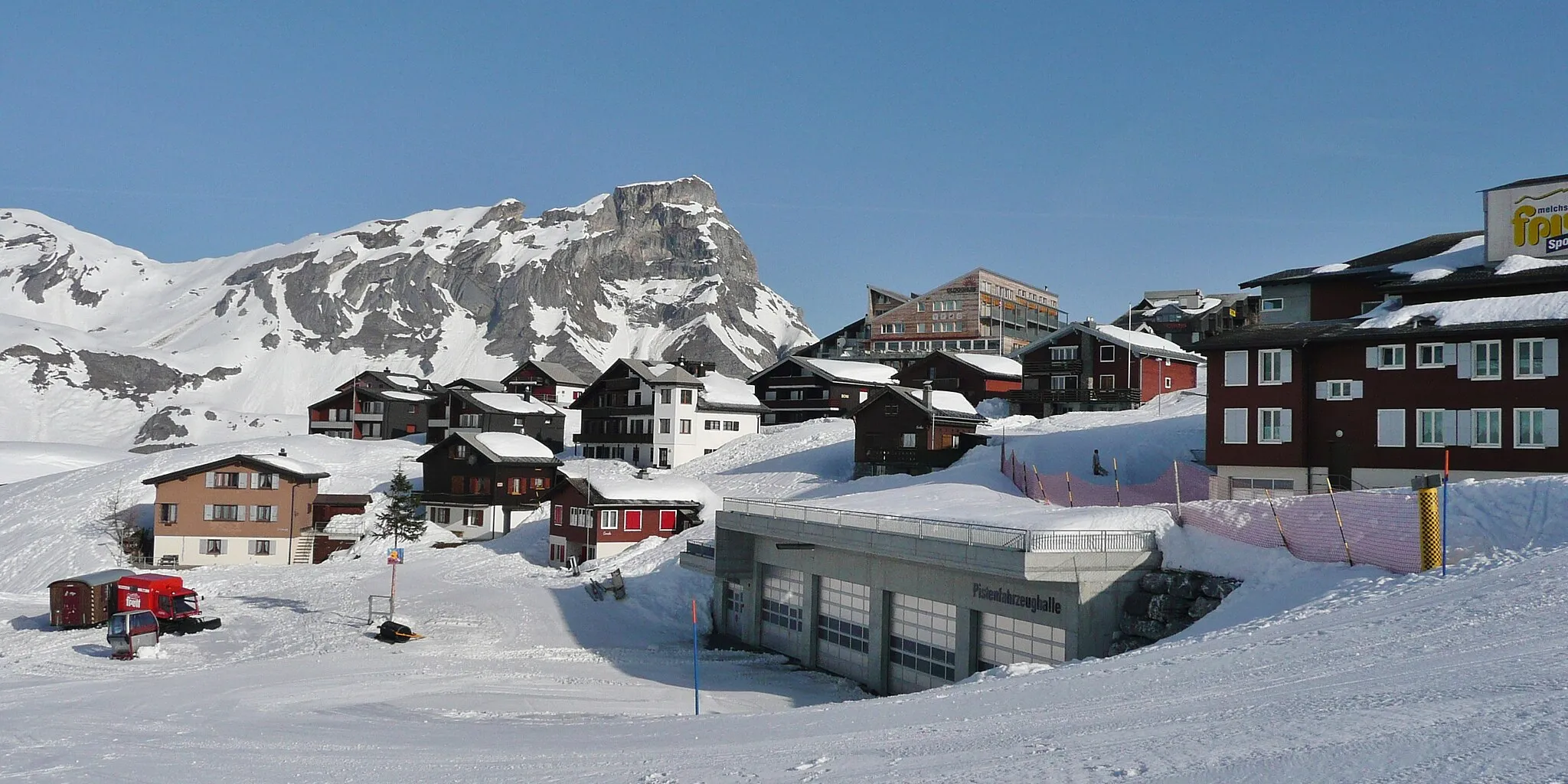 Photo showing: Melchsee-Frutt mit Glogghuis Hotel in der Mitte oben