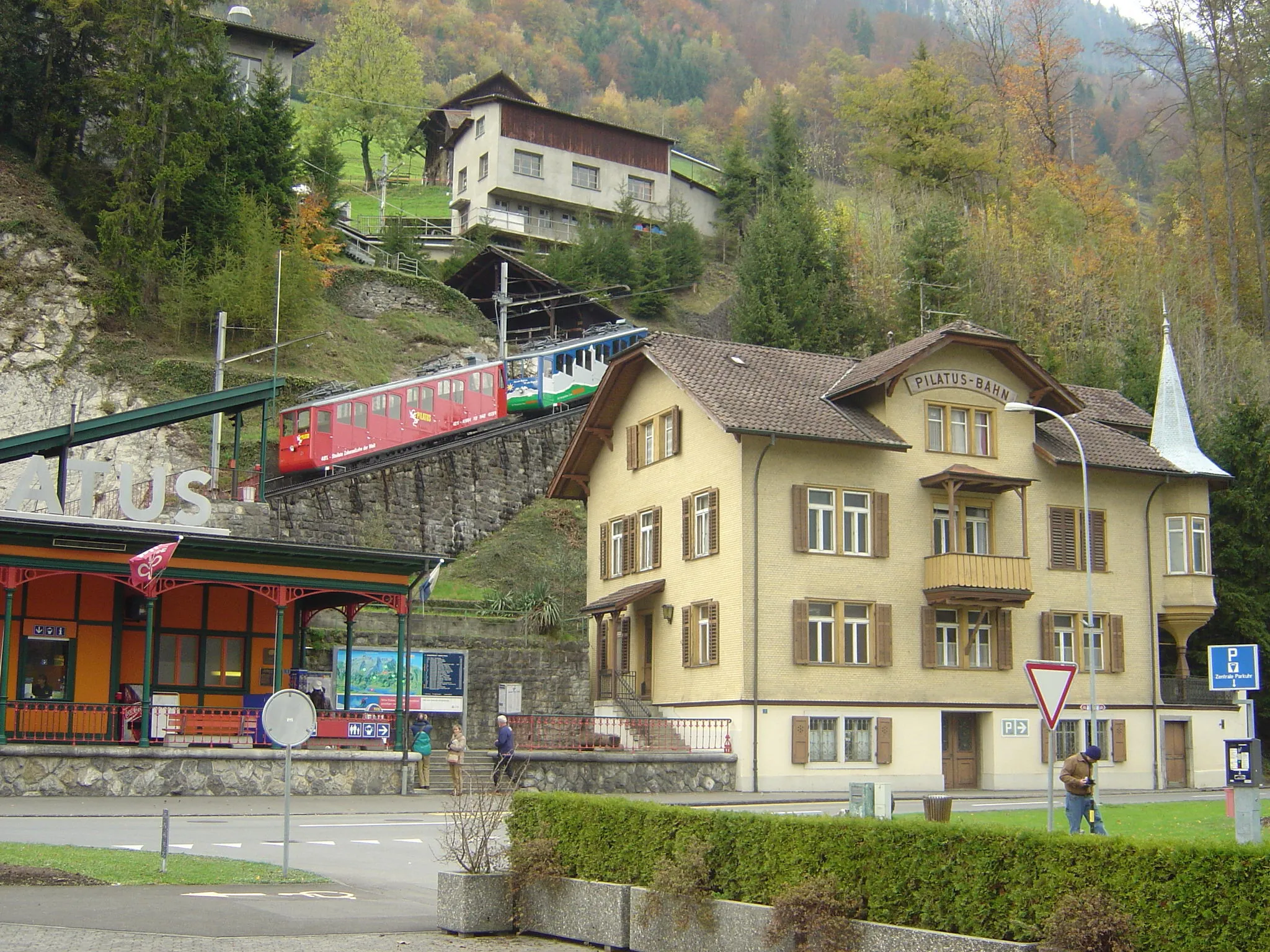 Photo showing: Pilatusbahn is the highest gradient (48%) rack-railway in the world. It goes up to Mount Pilatus (2,132m) DSC01932