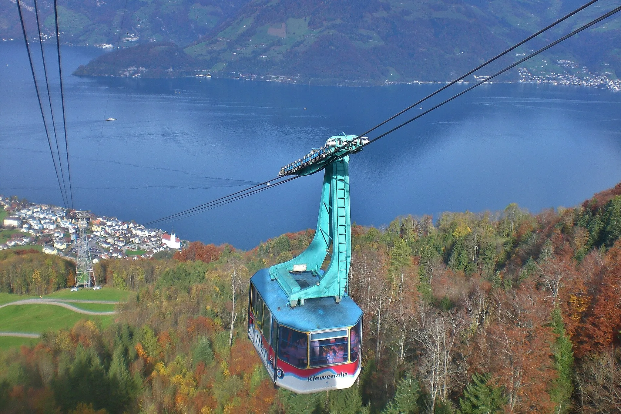 Photo showing: LSB Klewenalp mit Blick auf Beckenried und den Vierwaldstättersee mit der Autofähre Beckenried–Gersau.