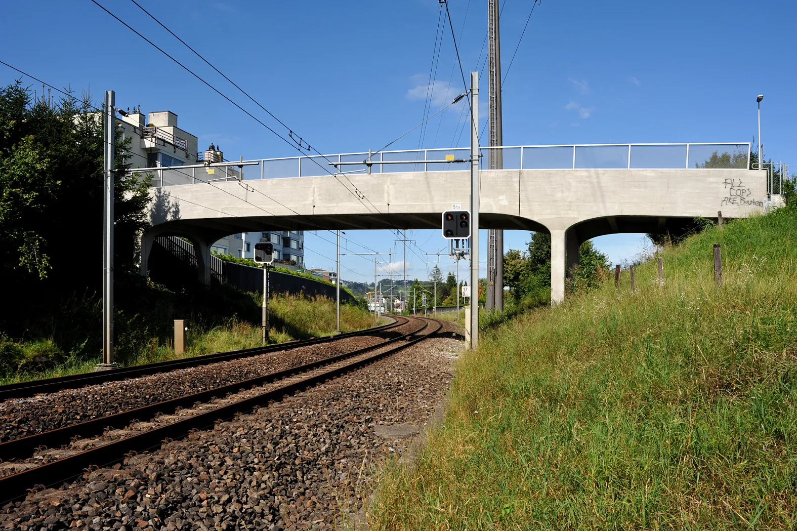 Photo showing: Bridge in the Seestattstrasse in Altendorf by Robert Maillart, built 1944; Schwyz, Switzerland.