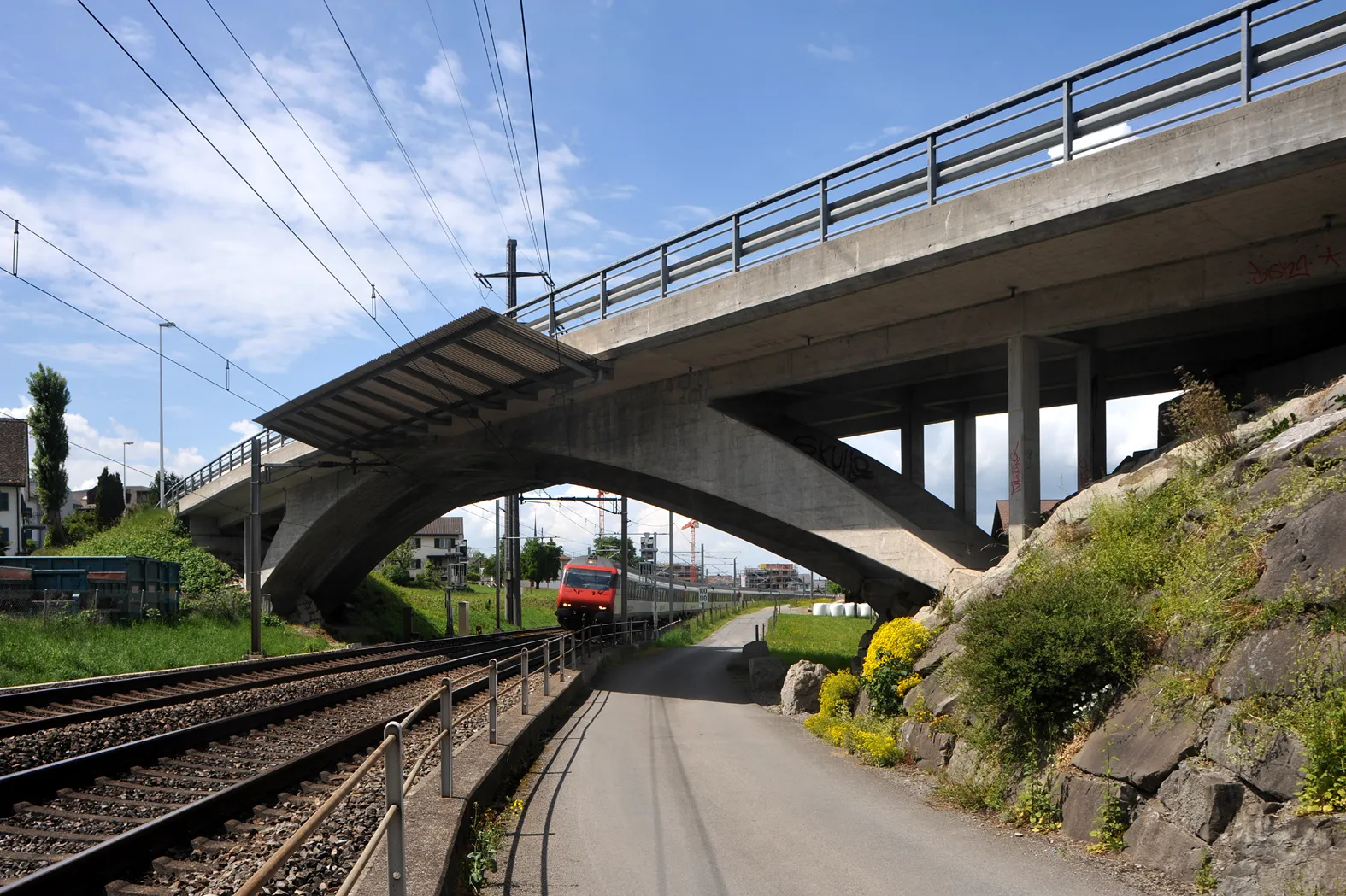 Photo showing: Bridge in the Churerstrasse between Altendorf and Lachen by Robert Maillart, built 1944; Schwyz, Switzerland.