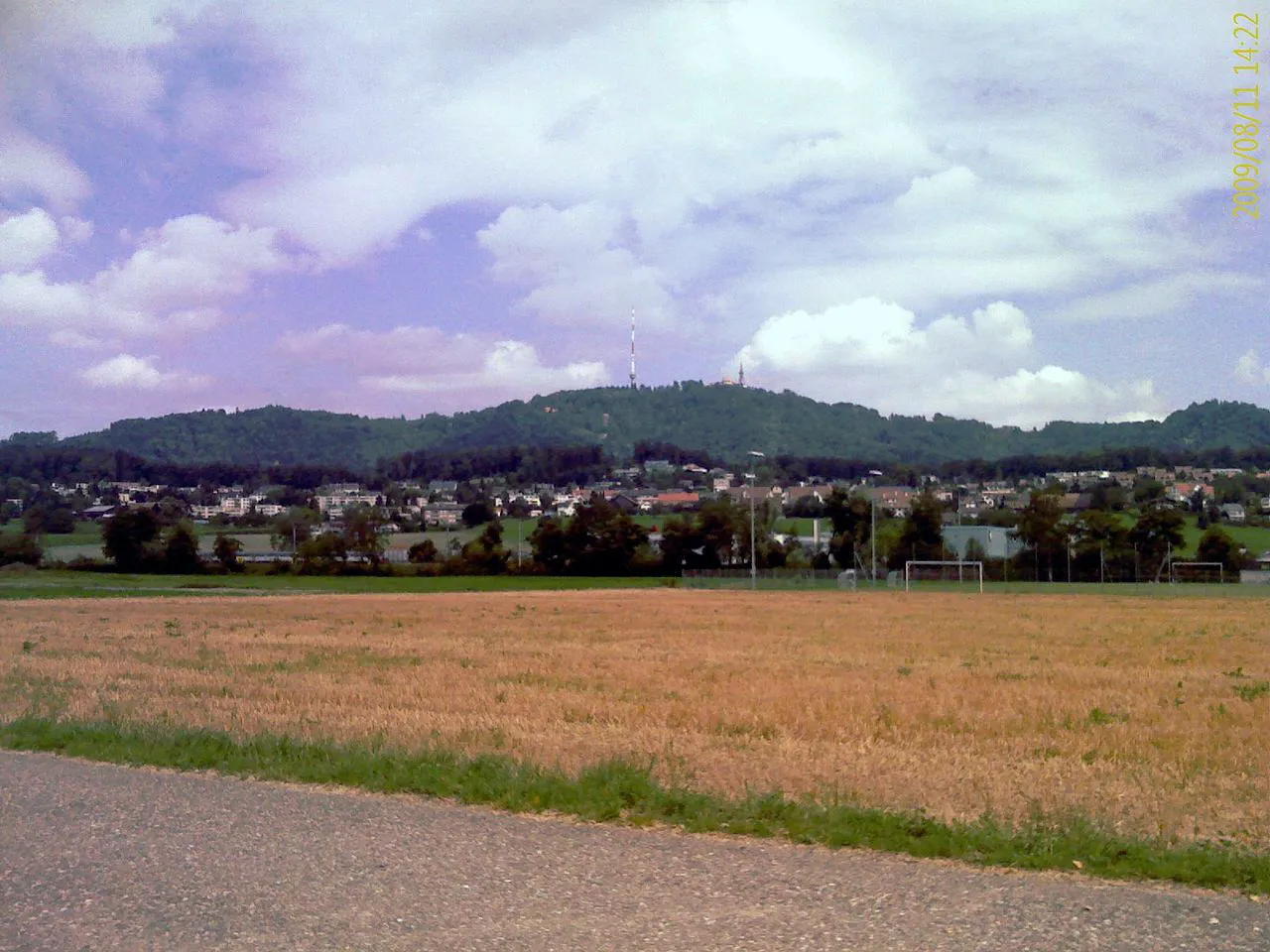 Photo showing: Wettswil with Uetliberg, canton of Zürich, Switzerland