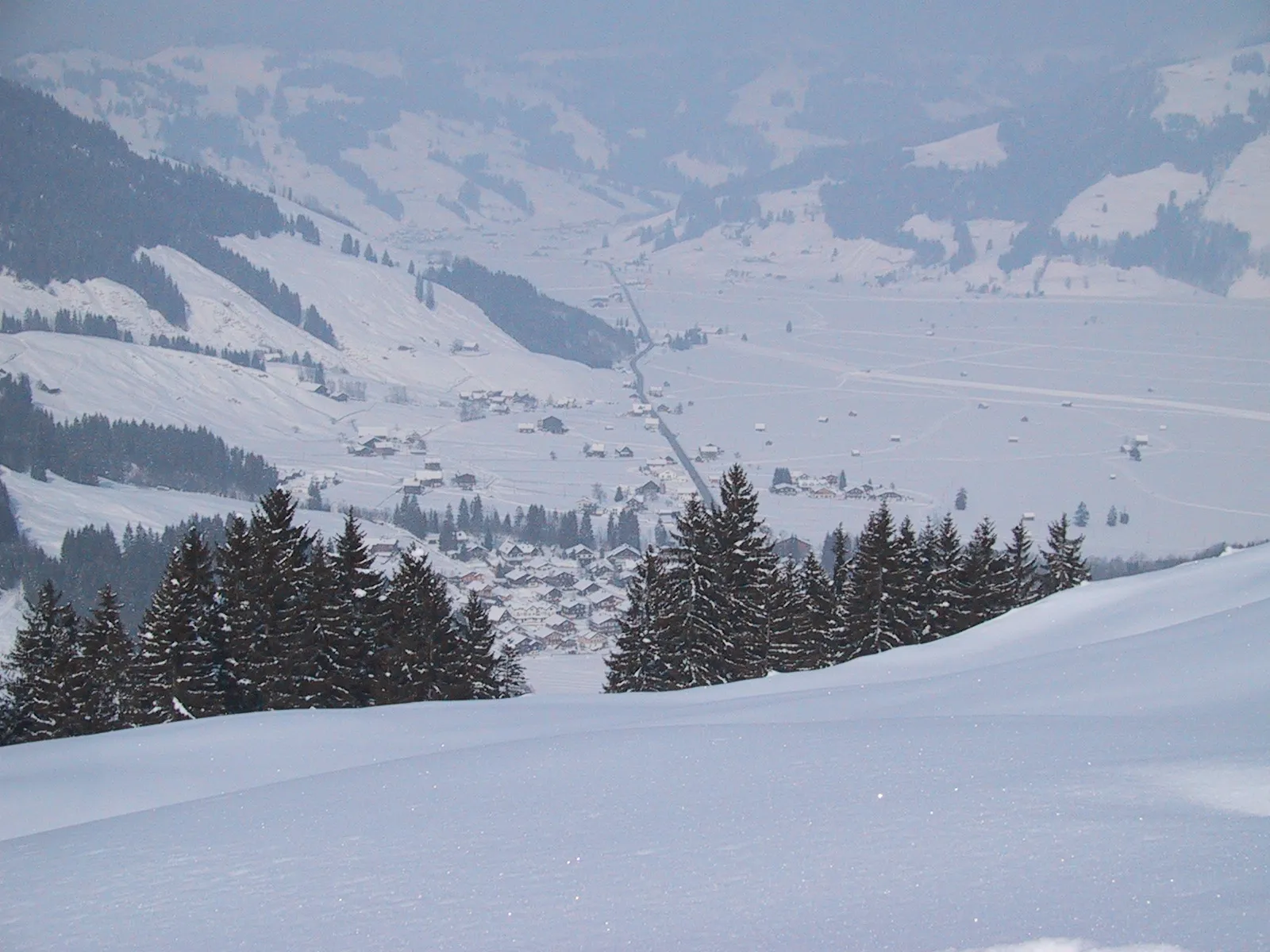 Photo showing: Blick auf Unteriberg, aufgenommen von Oberiberg