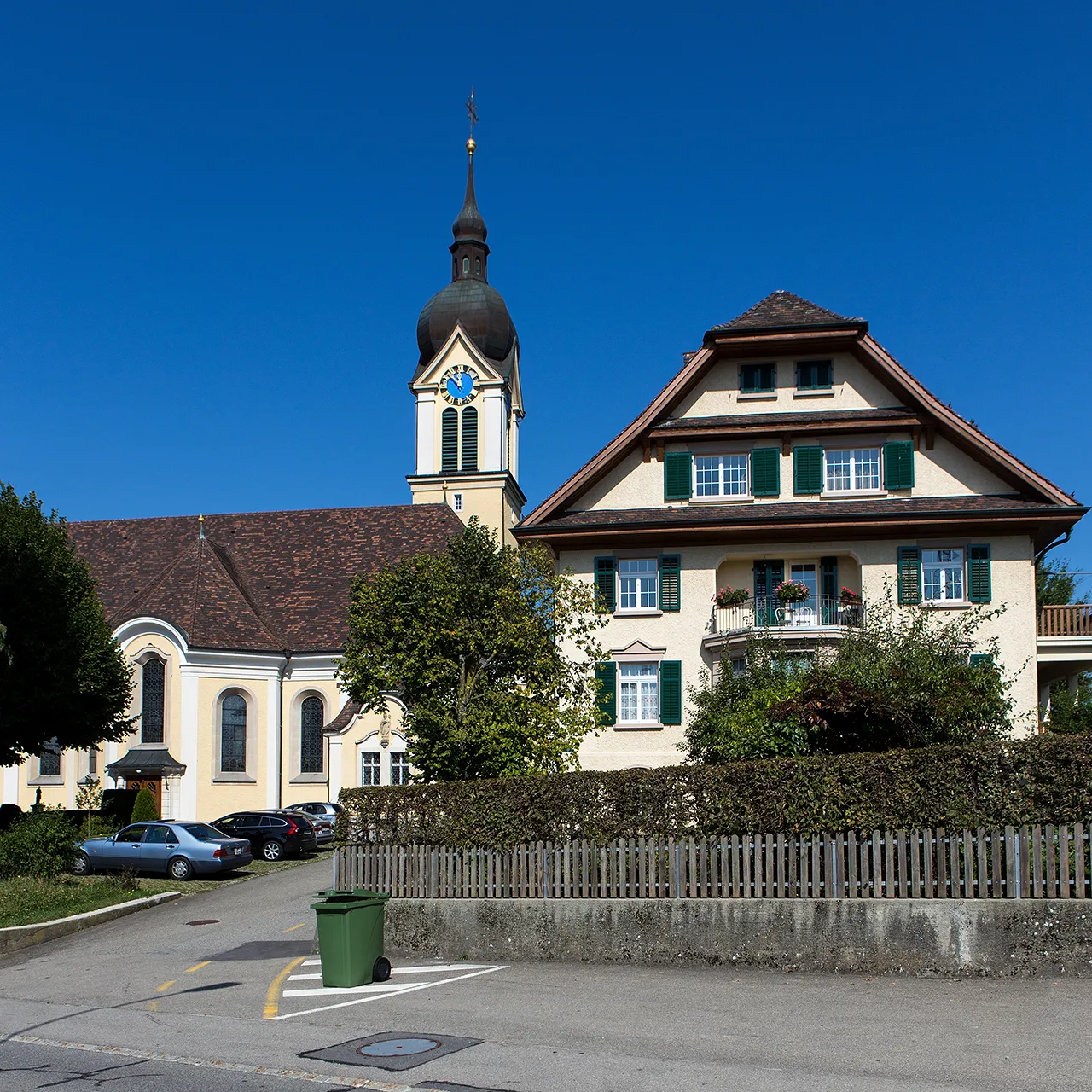 Photo showing: "Neue" Pfarrkirche und "neues" Pfarrhaus von Schongau (LU)