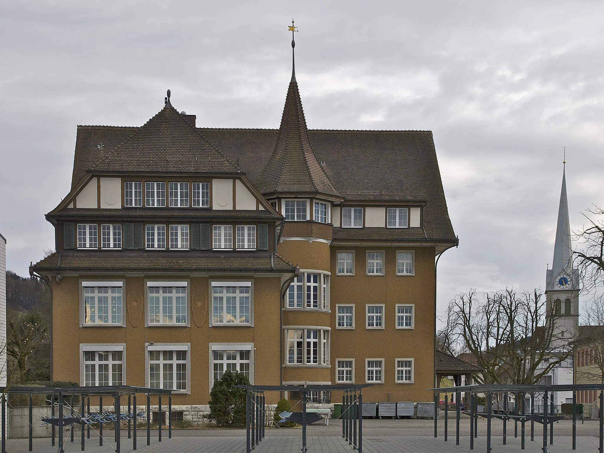 Photo showing: Das Schulhaus Pestalozzi in Reiden