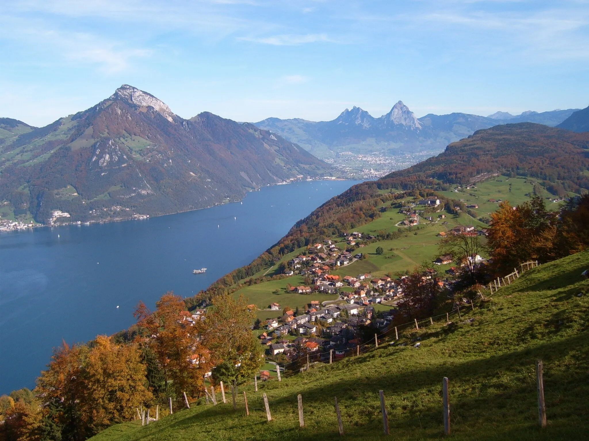 Photo showing: Emmetten with Lake Lucerne and Mythen (Canton of Nidwalden, Switzerland)