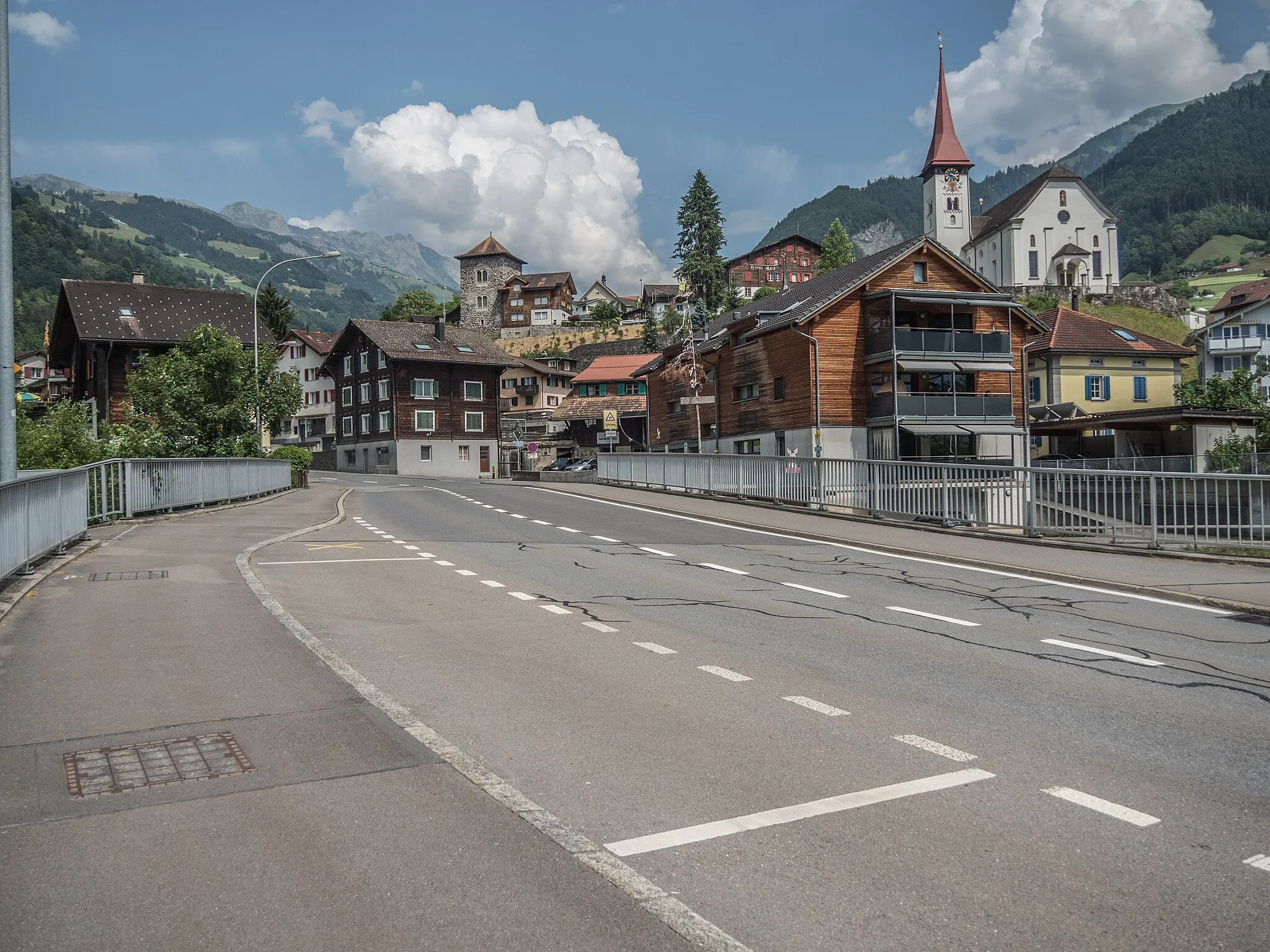 Photo showing: Road Bridge over the Schächen River, Bürglen, Canton of Uri, Switzerland