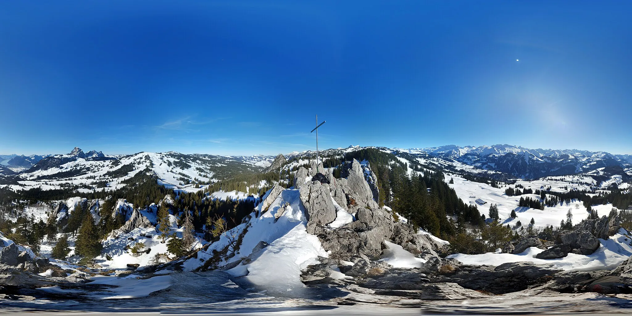 Photo showing: Spherical Panorama from Chli Schijen (Schwyz, Schwyz, Switzerland)
