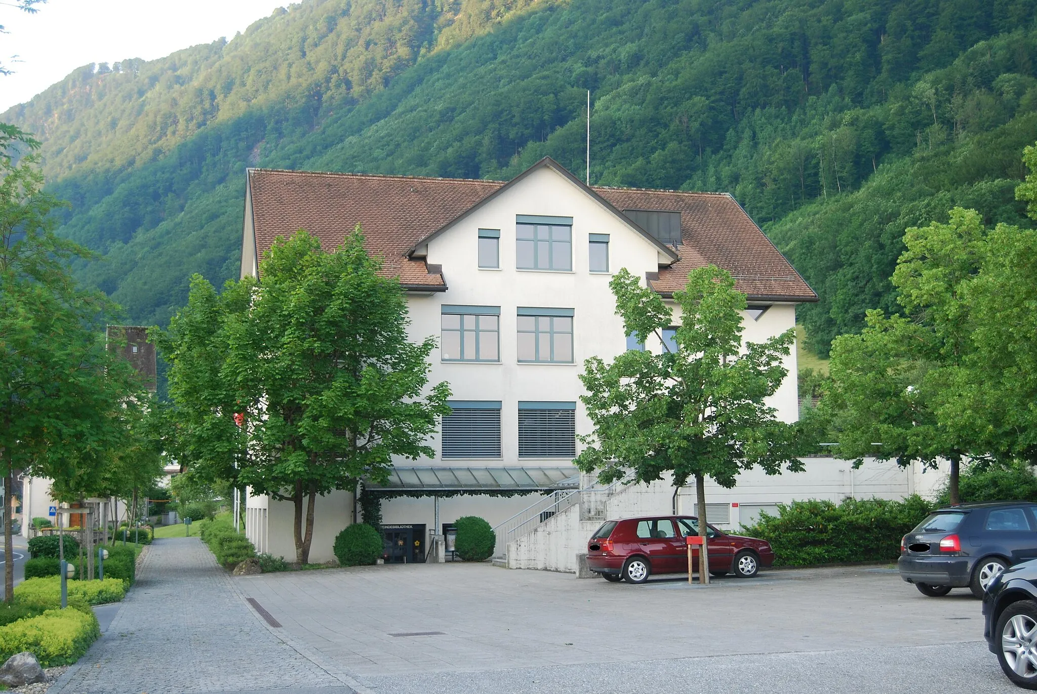 Photo showing: Municipal administration of  Bilten, canton of Glarus, Switzerland