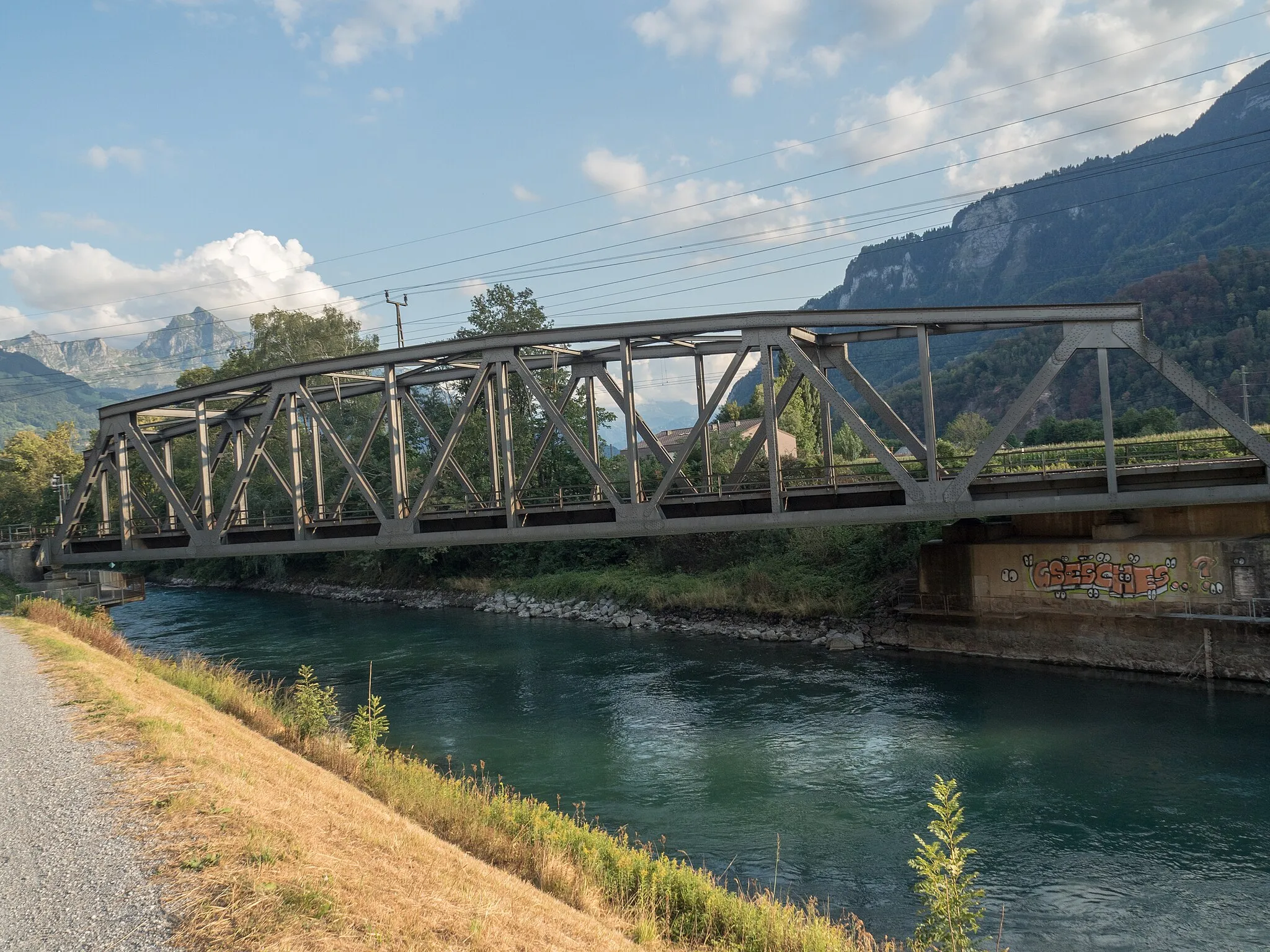 Photo showing: SBB Railroad Bridge over the Linth Channel, Schaenis SG - Ziegelbruecke GL, Switzerland