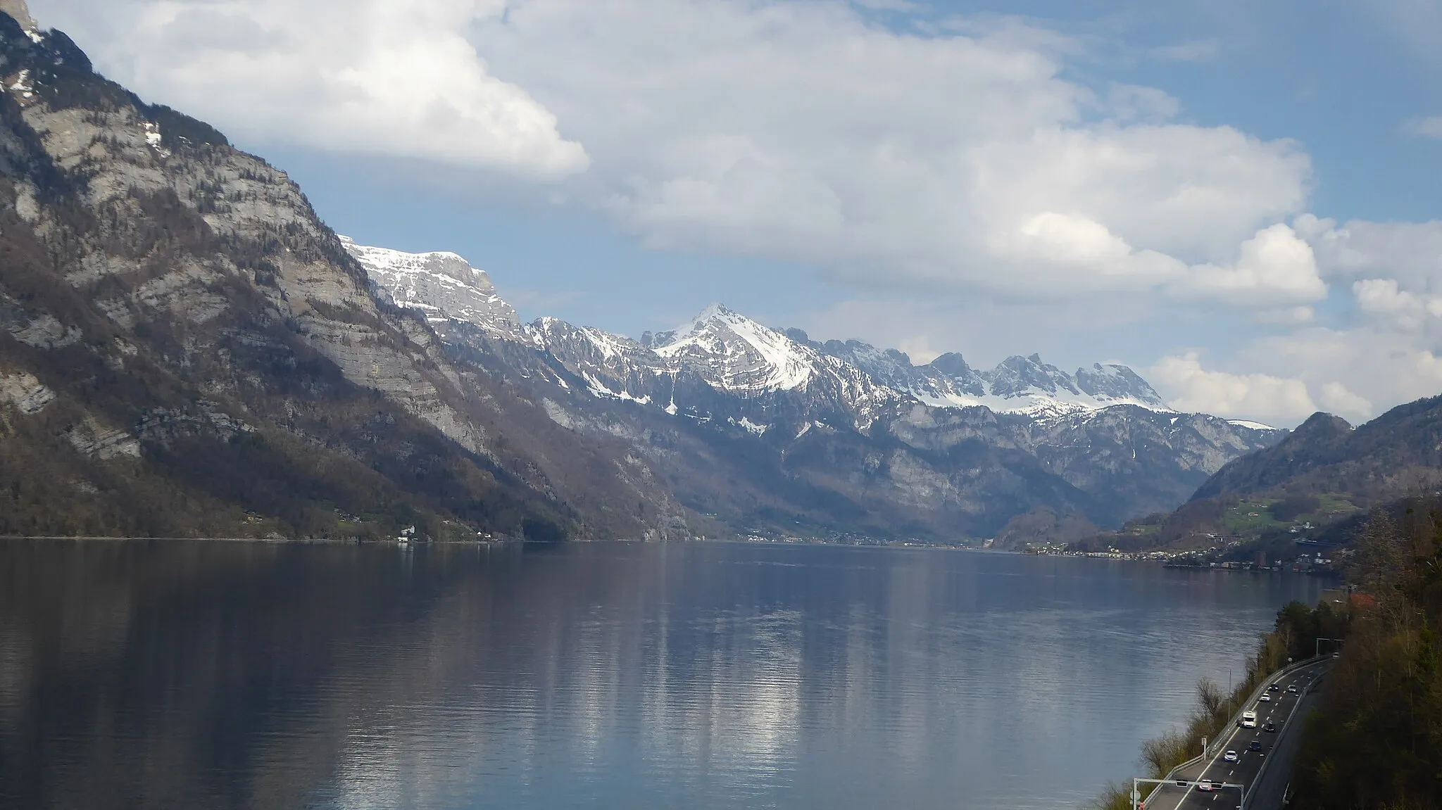 Photo showing: Blick vom Mühletal auf den Walensee