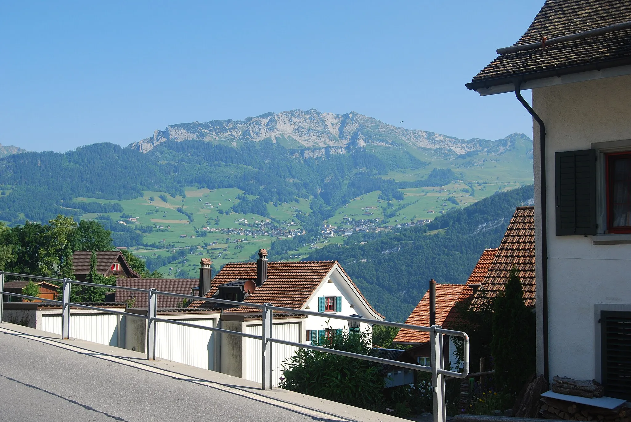 Photo showing: View from Obstalden to Amden and Leistchamm, canton of Glarus, Switzerland