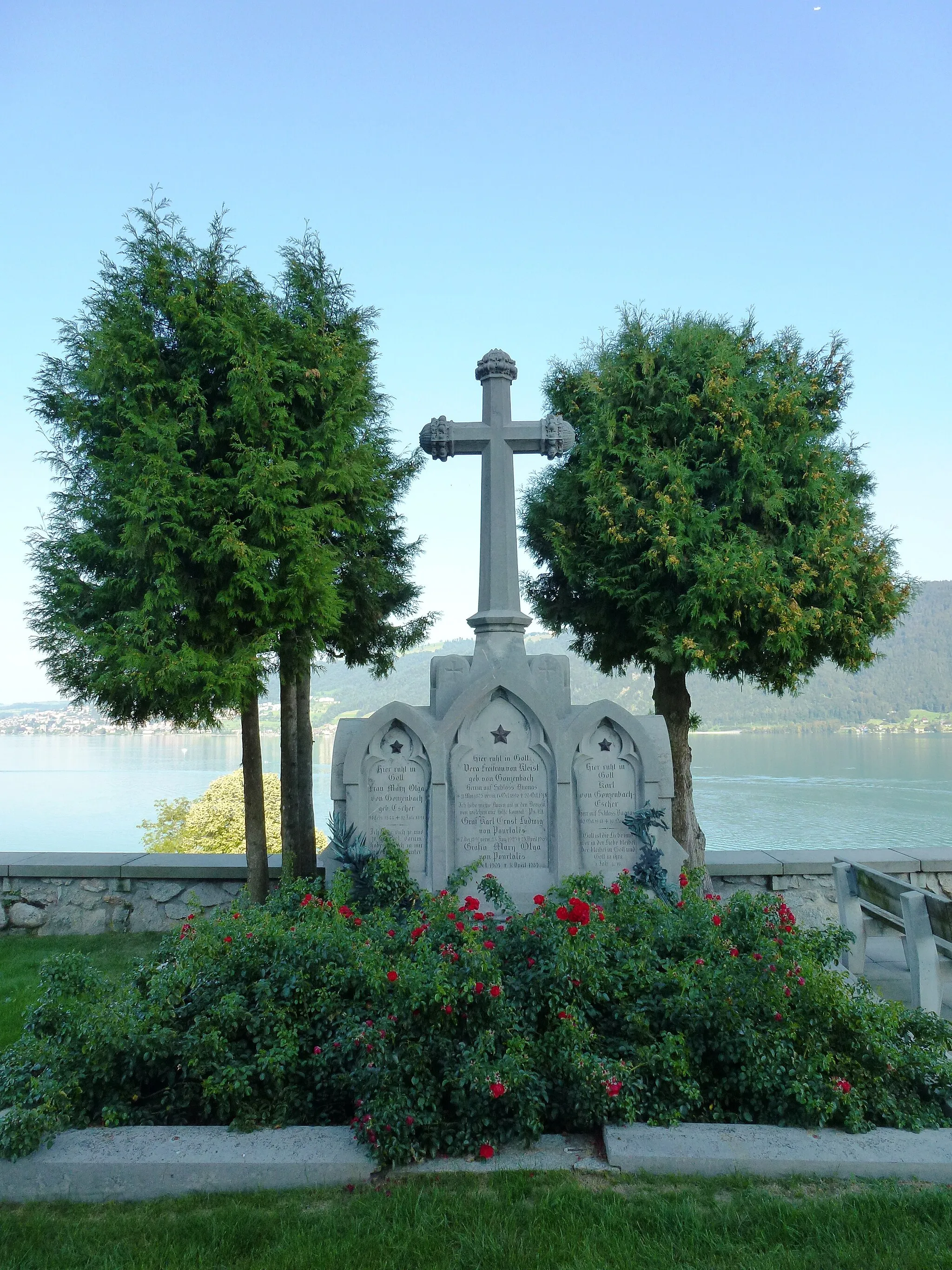 Photo showing: Das Grab der Familie von Gonzenbach / Escher in Risch