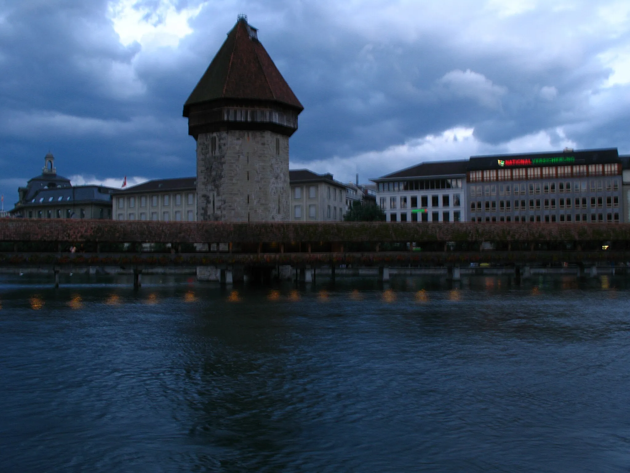 Photo showing: Chapel Bridge, Luzern, Switzerland