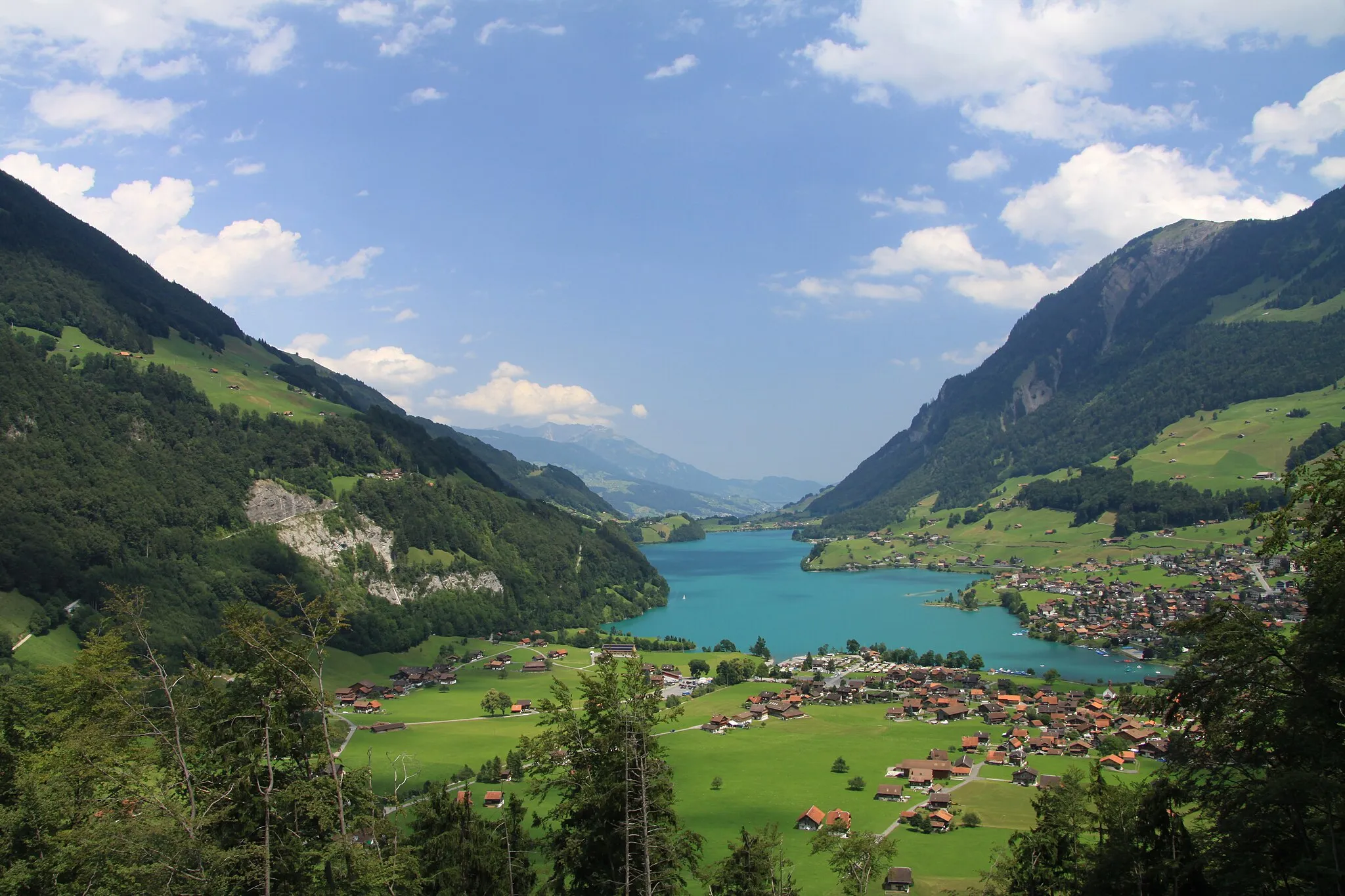 Photo showing: Lungerersee lake in canton Obwalden, Switzerland