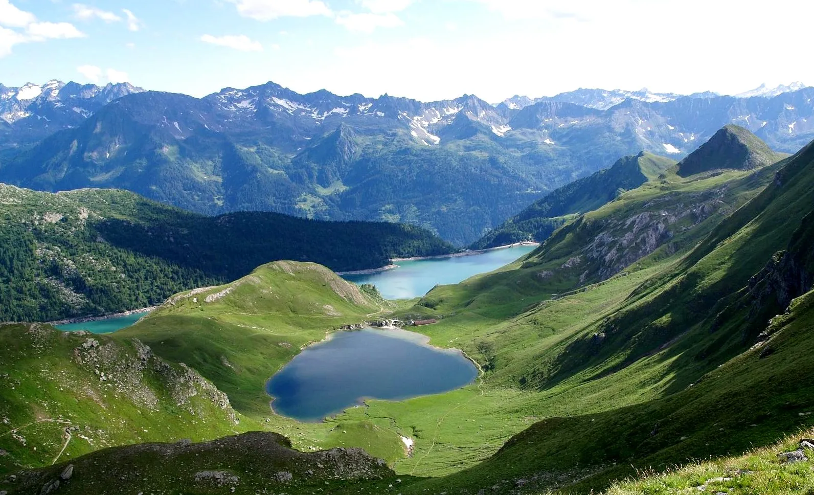 Photo showing: Lago di Tom with Lago Ritom in the background. Two lakes in the Piora Valley, Ticino, Switzerland