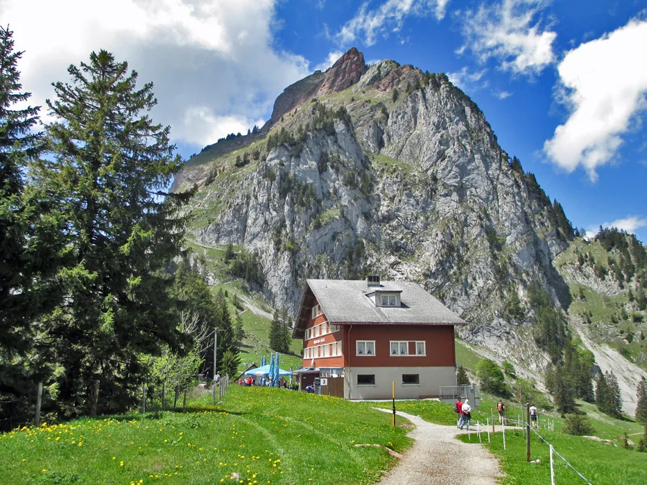 Photo showing: Holzegg mit Mythen (Kanton Schwyz)