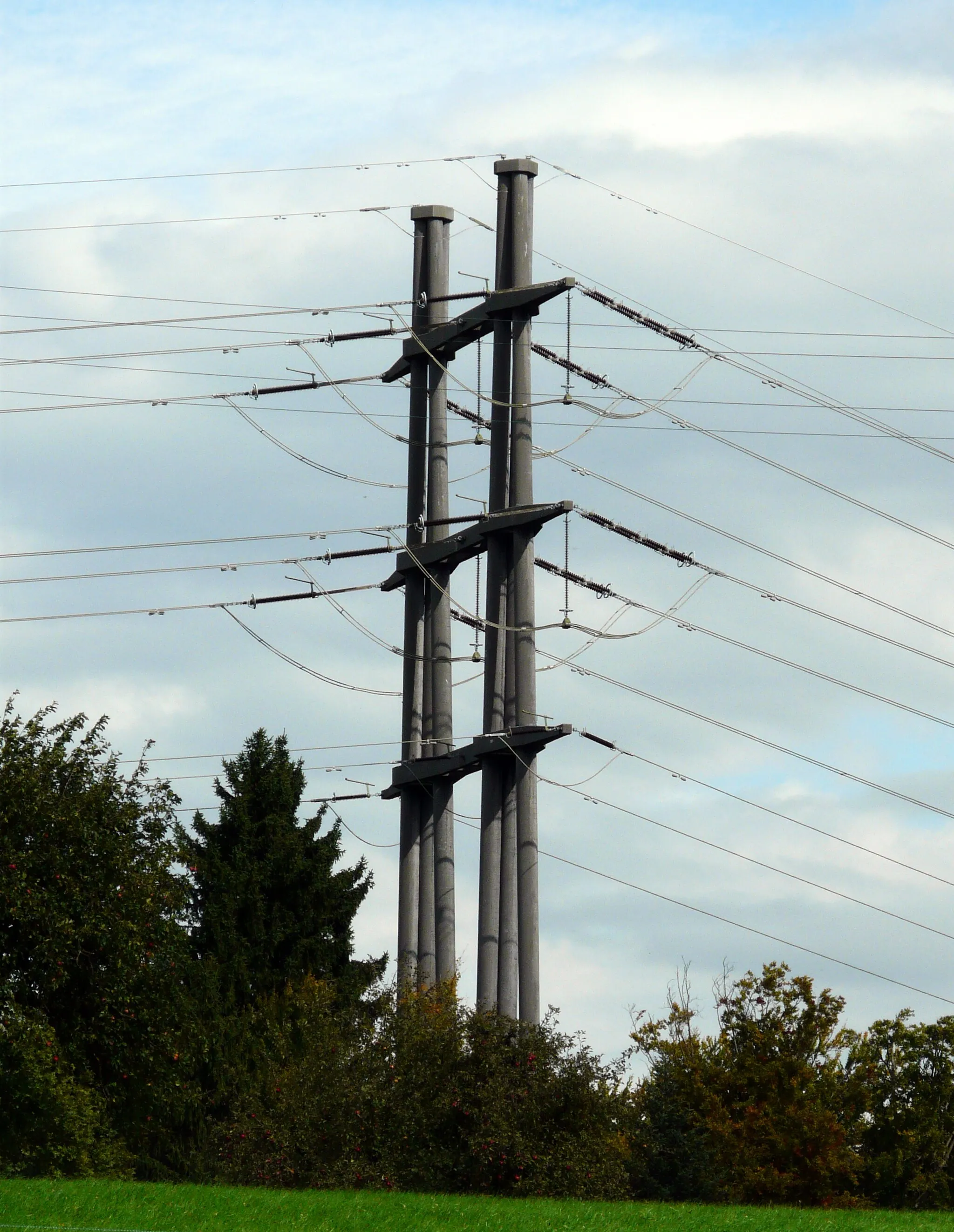 Photo showing: Abspannmast 301 der Leitung Innertkirchen-Littau-Mettlen (47°3'33" nördlicher Breite und 8°15'13" östlicher Länge),