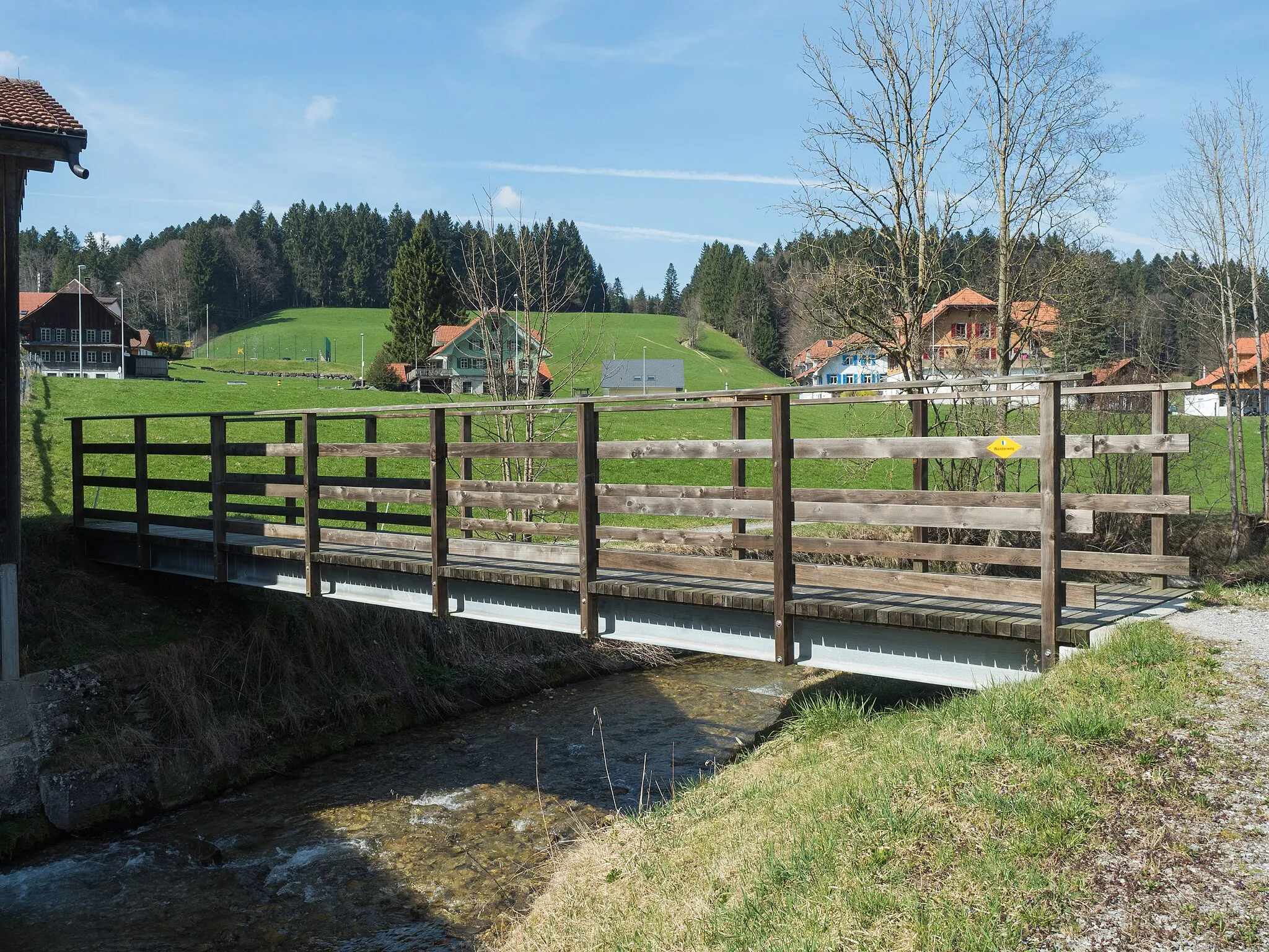 Photo showing: Lehn Pedestrian Bridge over the Weisse Emme, Escholzmatt, Canton of Lucerne, Switzerland