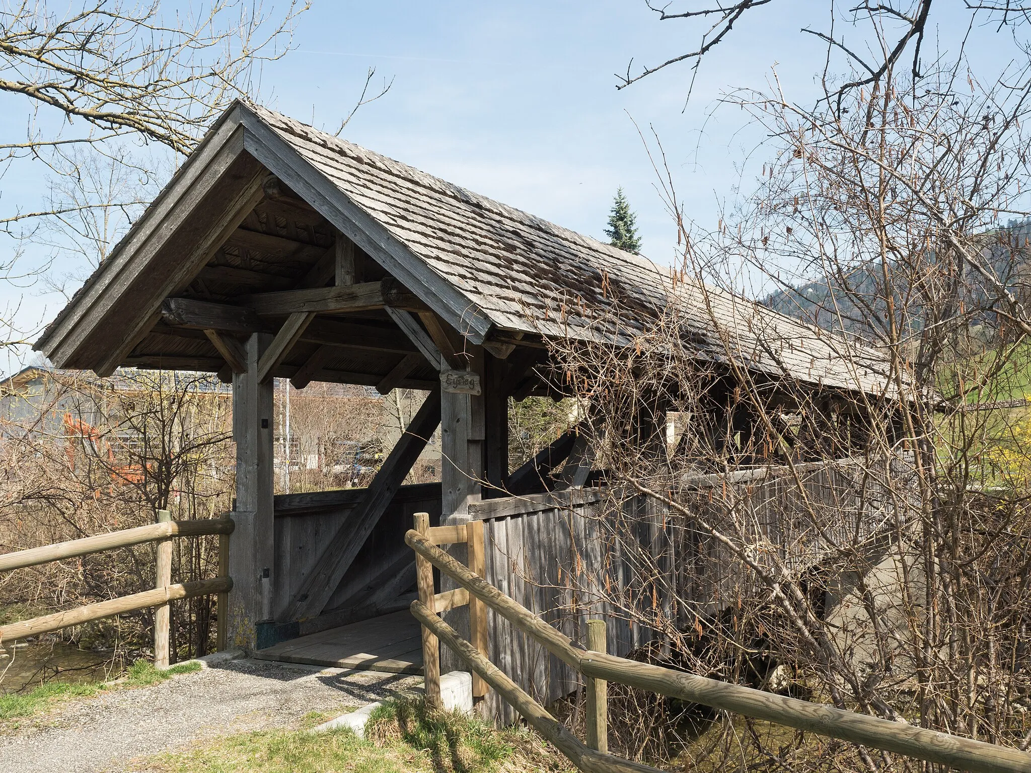 Photo showing: Eisteg Covered Timber Bridge over the Waldemme River, Schüpfheim, Canton of Lucerne, Switzerland