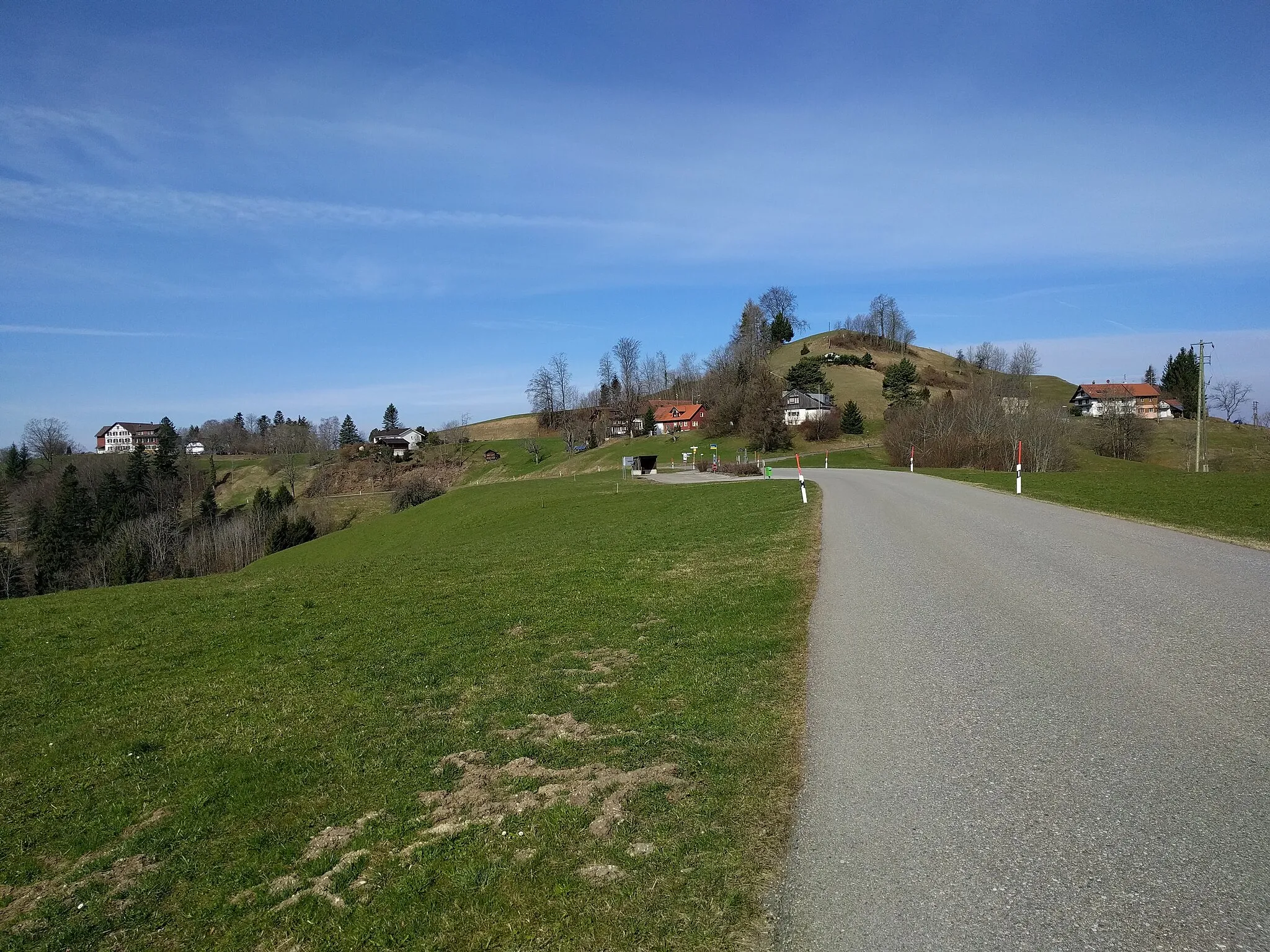 Photo showing: View from Untersternen street at the northern part of Sternenberg, a small village in the Zurich Highlands (Oberland).