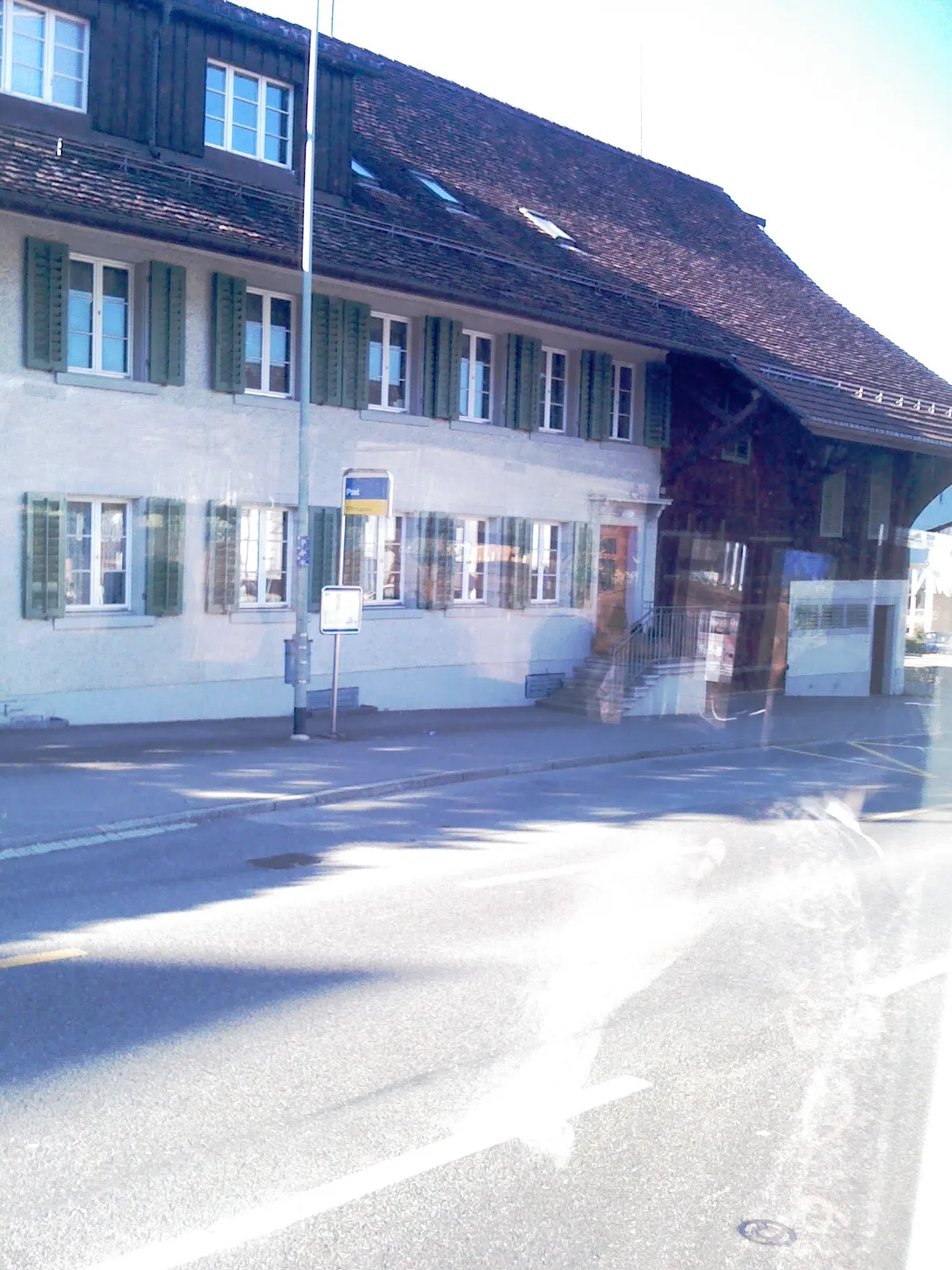 Photo showing: Lufingen Post Bus Stop - Lufingen Poŝtaŭto-Haltejo